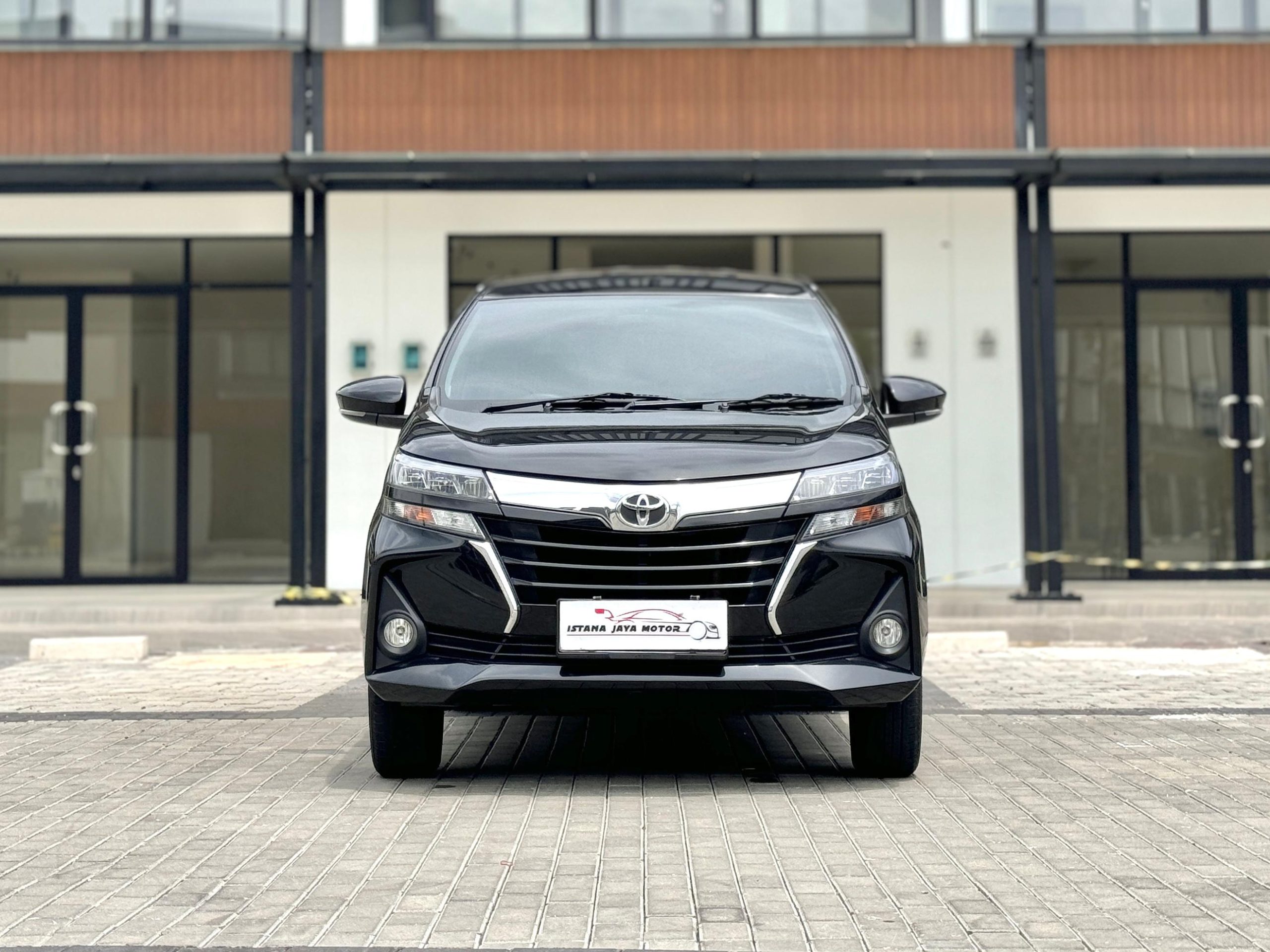 Toyota Avanza 1.3 G AT HITAM