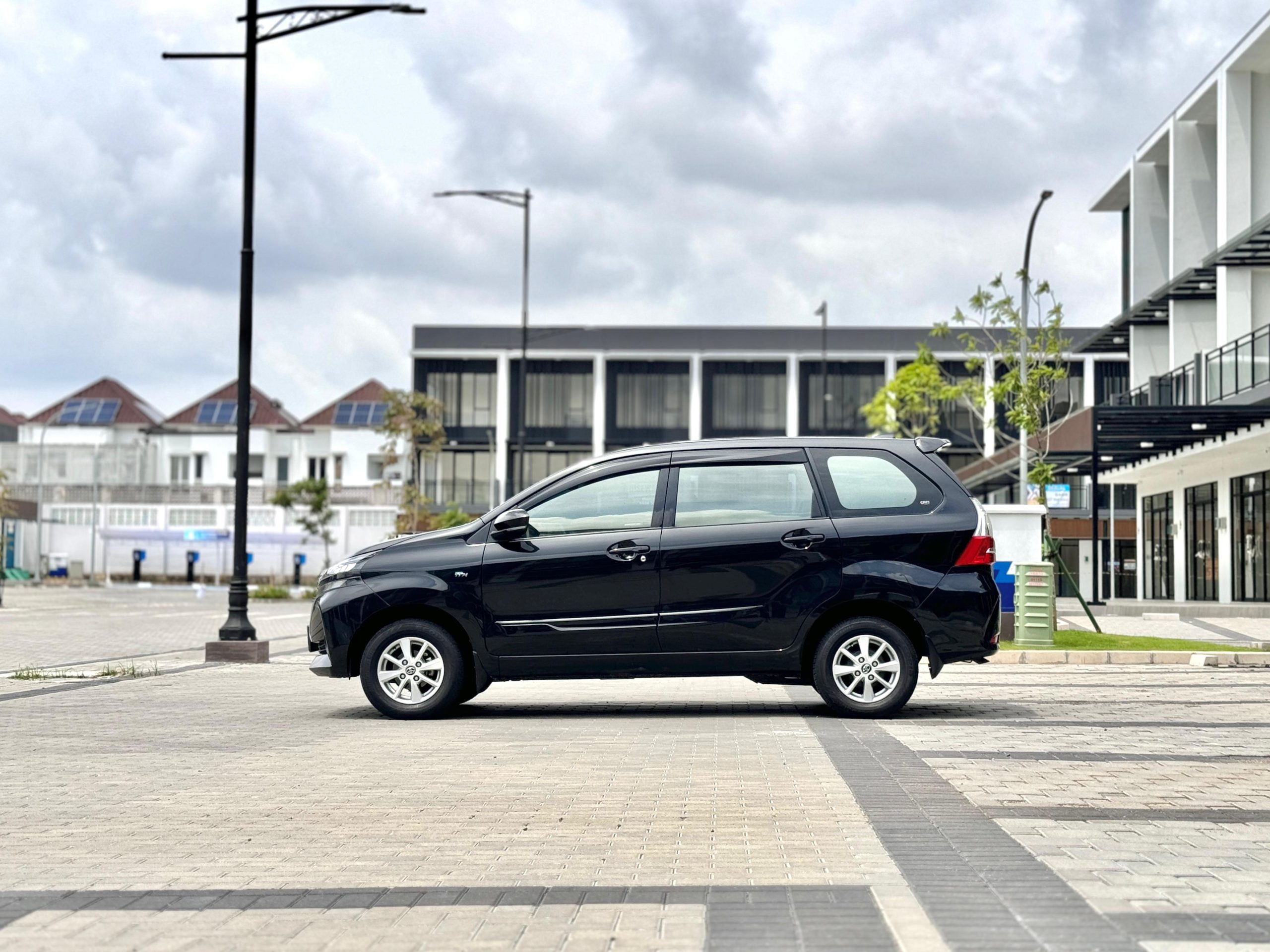 Toyota Avanza 1.3 G AT HITAM - Gambar 5