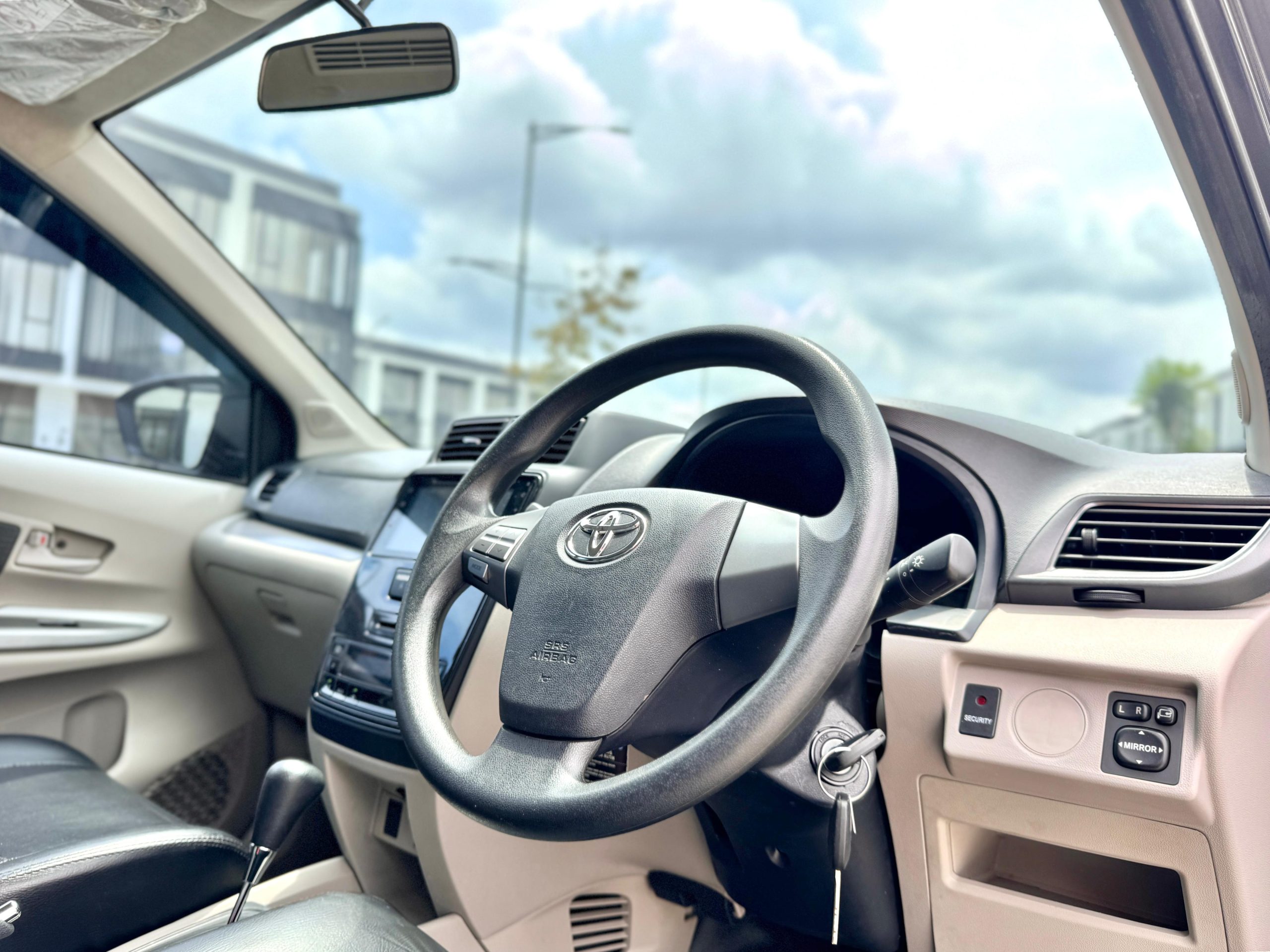 Toyota Avanza 1.3 G AT HITAM - Gambar 10