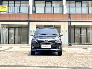 Toyota Avanza 1.3 E at Hitam