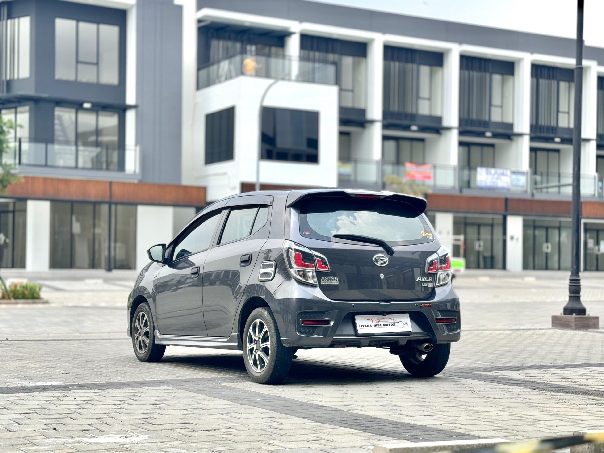 Daihatsu Ayla 1.2 R AT Abu - Gambar 4