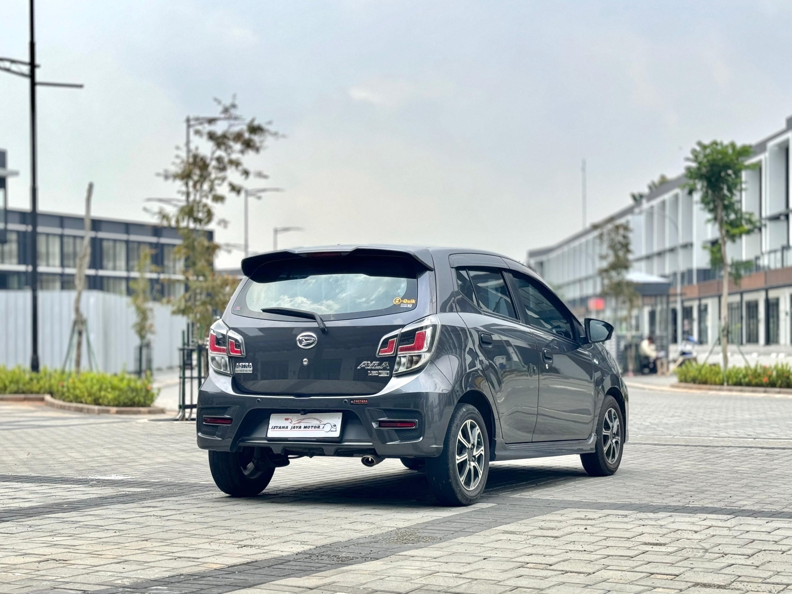 Daihatsu Ayla 1.2 R AT Abu - Gambar 5