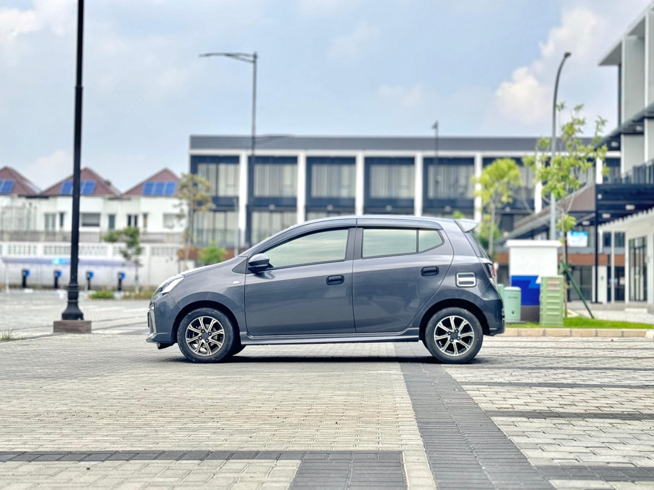 Daihatsu Ayla 1.2 R AT Abu - Gambar 7