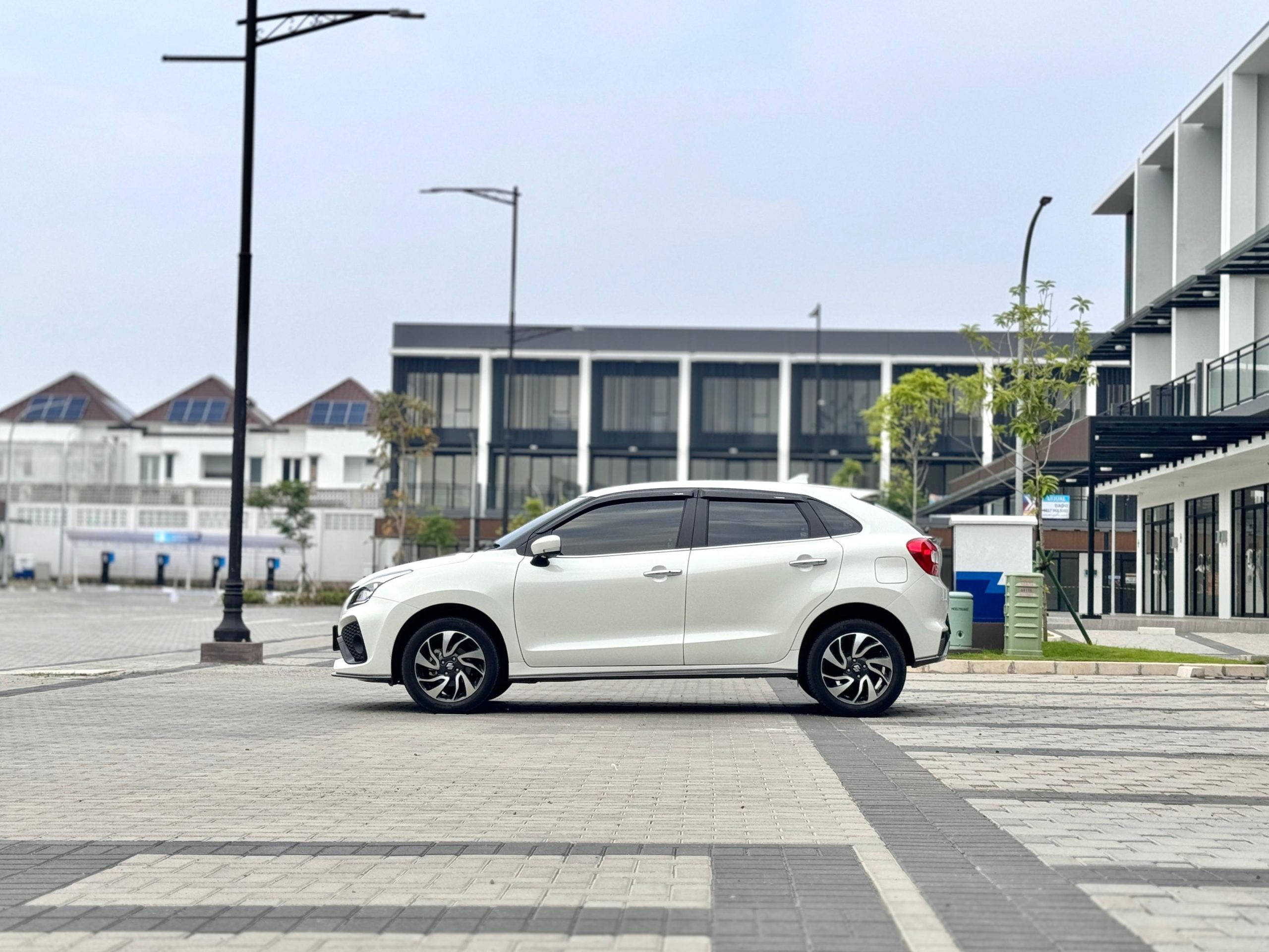 Suzuki Baleno HB MT PUTIH - Gambar 6