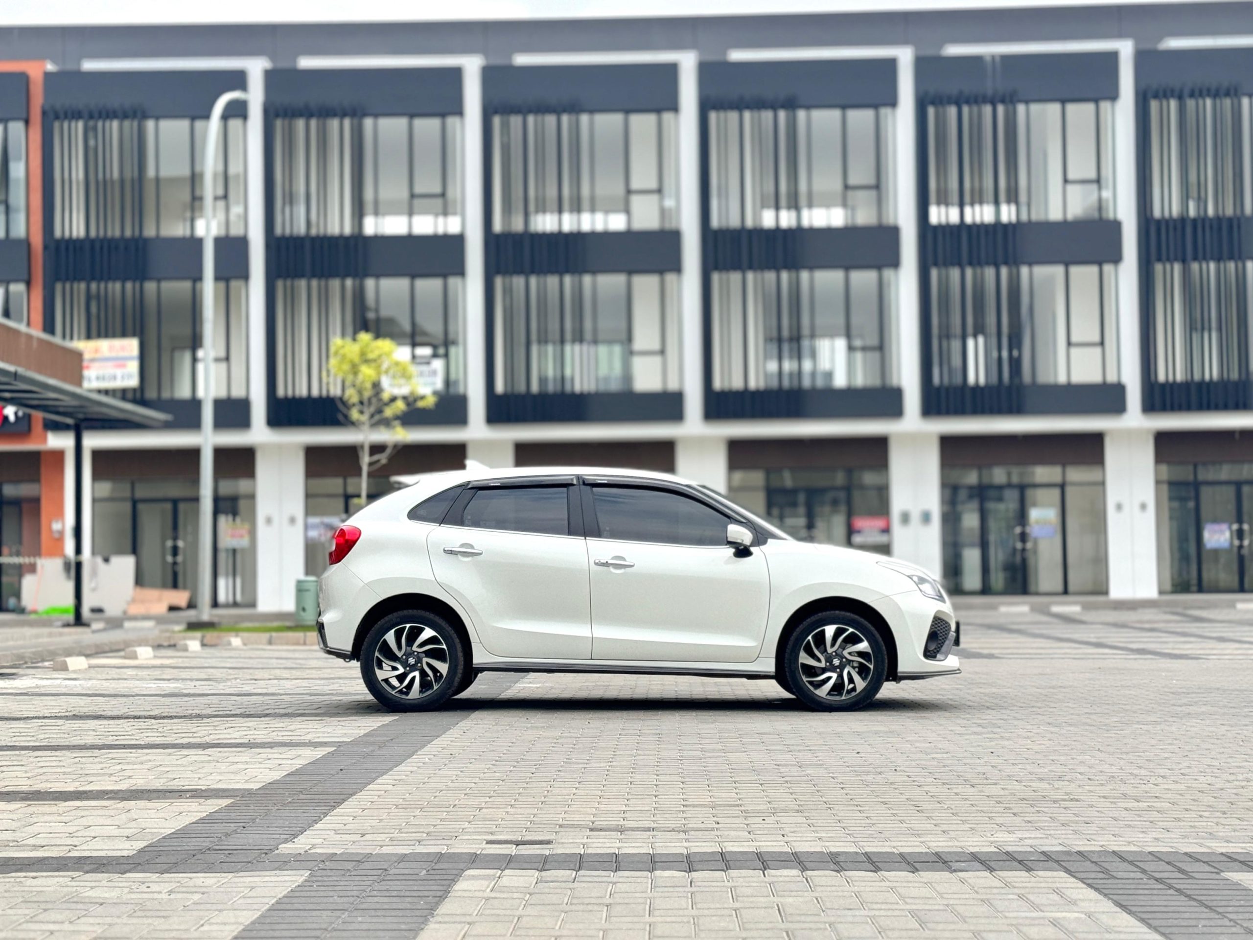 Suzuki Baleno HB MT PUTIH - Gambar 7