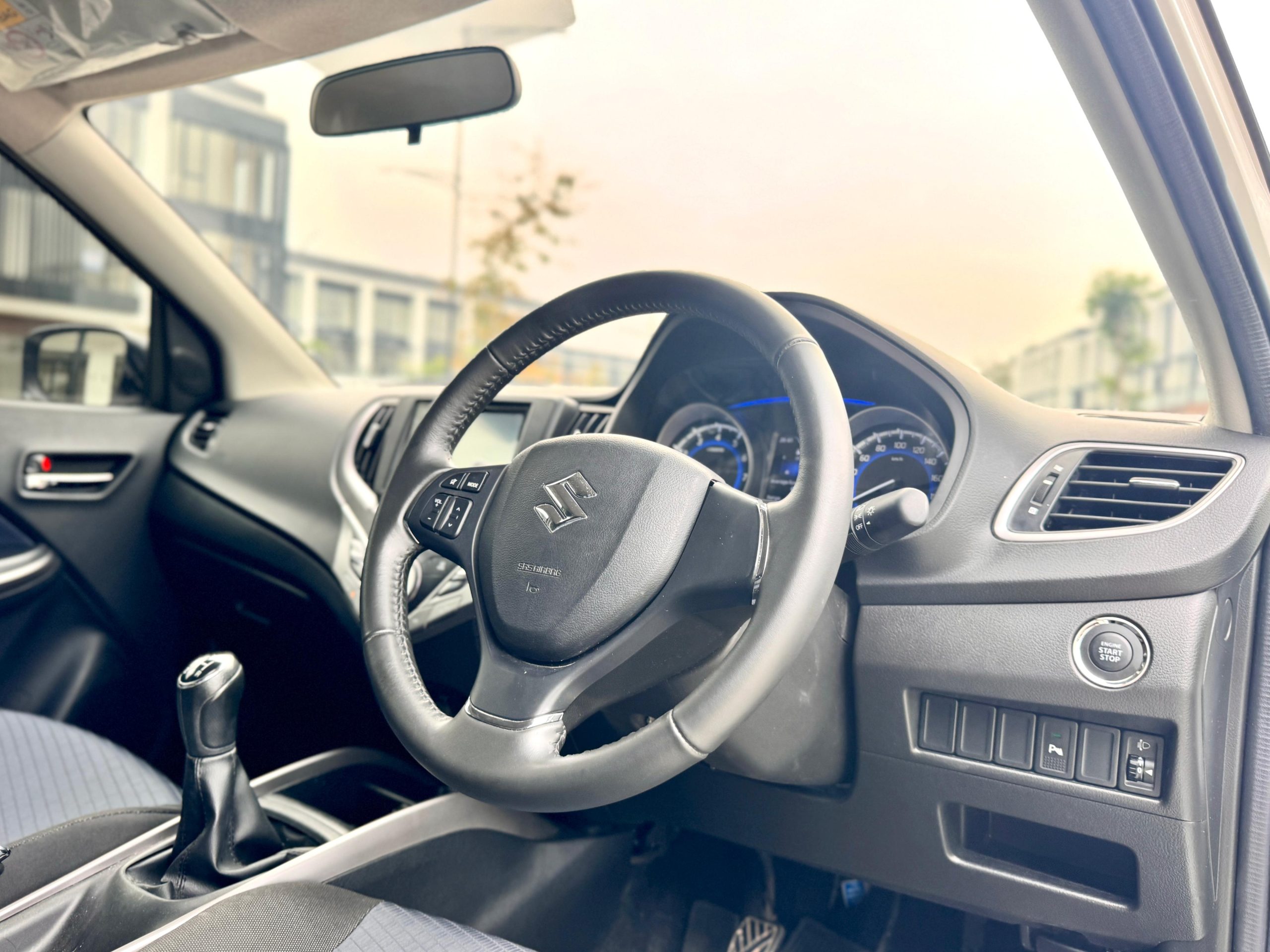 Suzuki Baleno HB MT PUTIH - Gambar 13