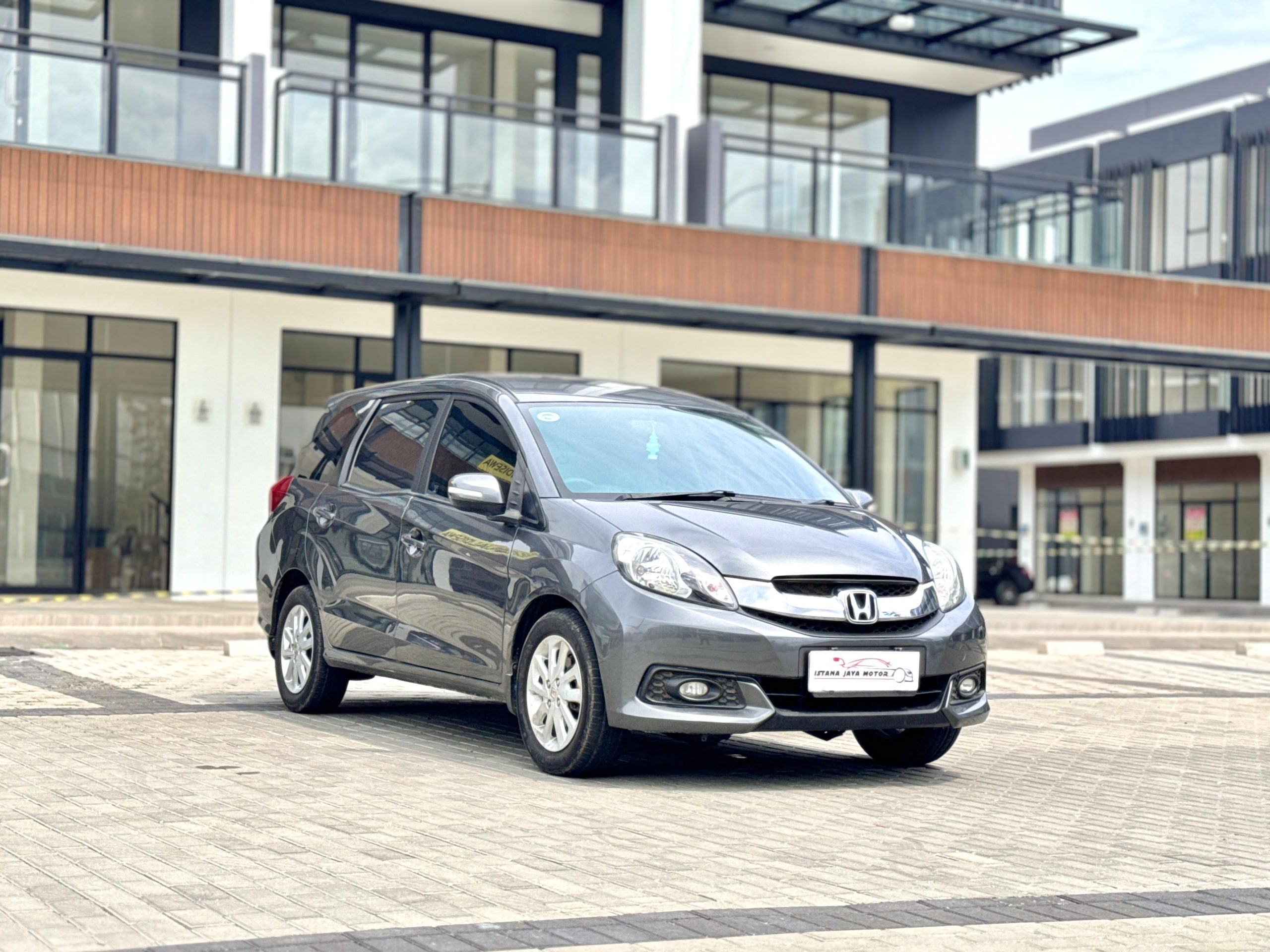 Honda Mobilio E AT Abu - Gambar 3
