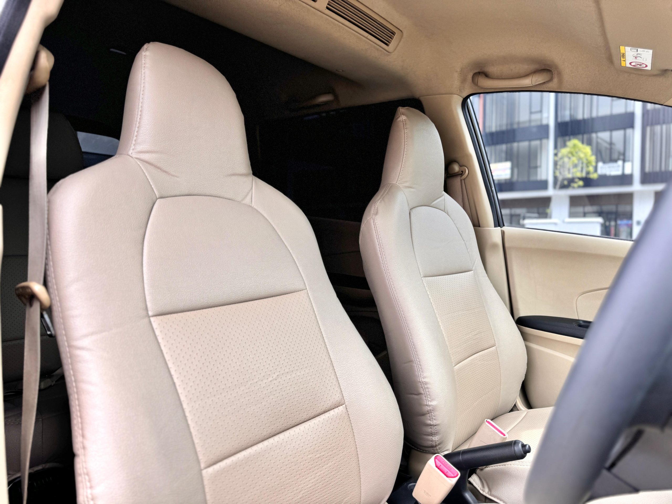 Honda Mobilio E AT Abu - Gambar 10