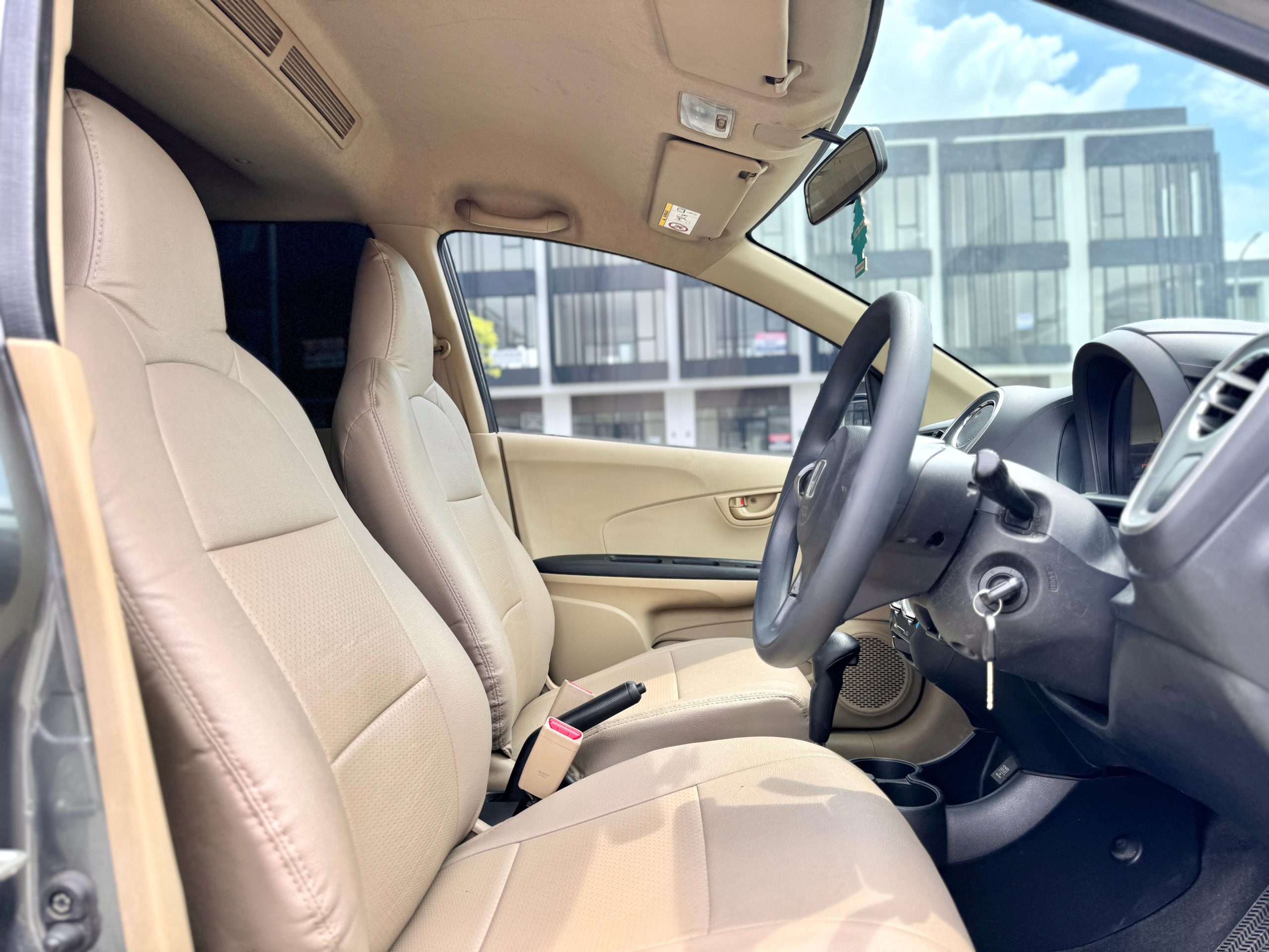 Honda Mobilio E AT Abu - Gambar 11