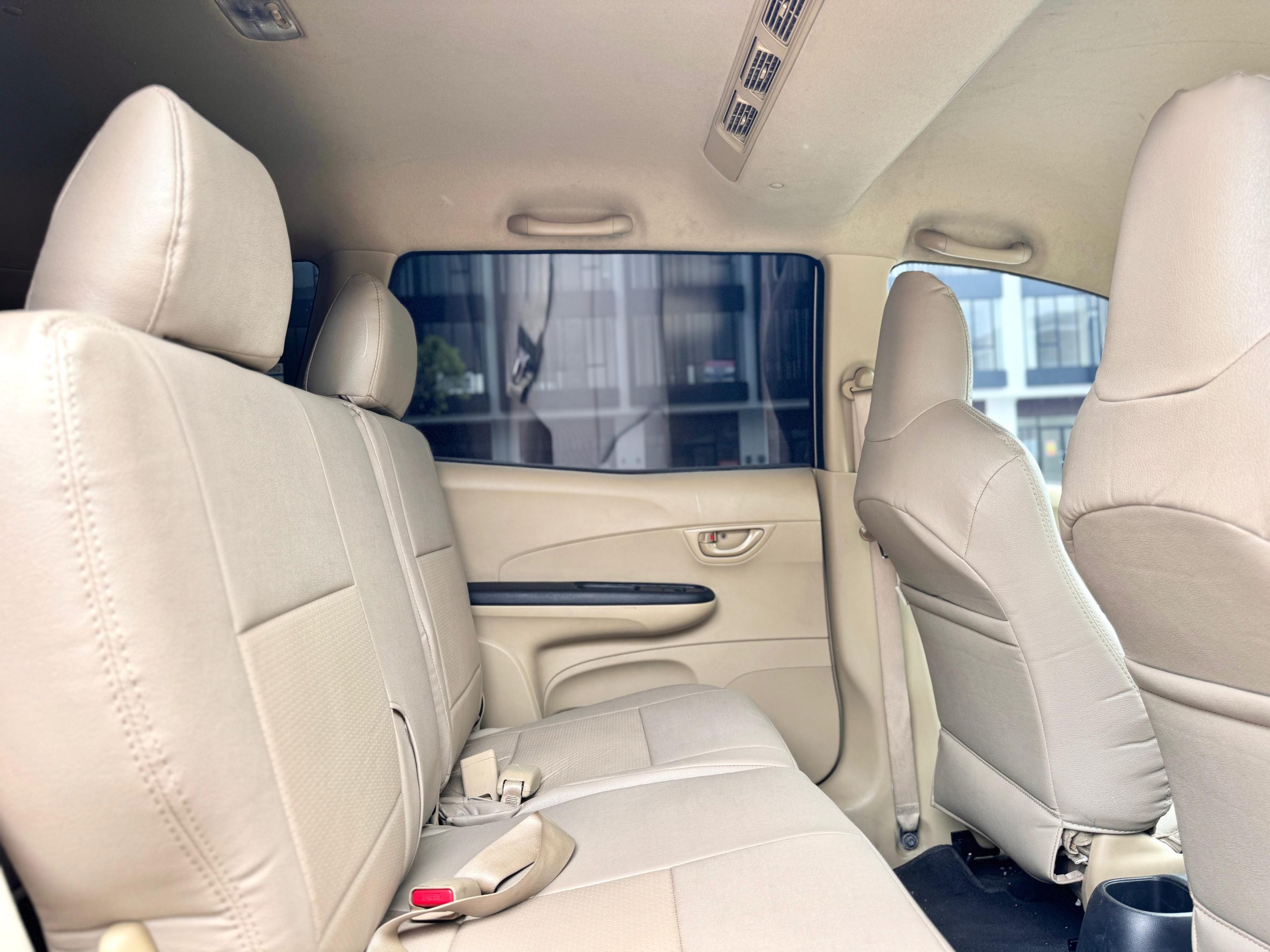 Honda Mobilio E AT Abu - Gambar 13