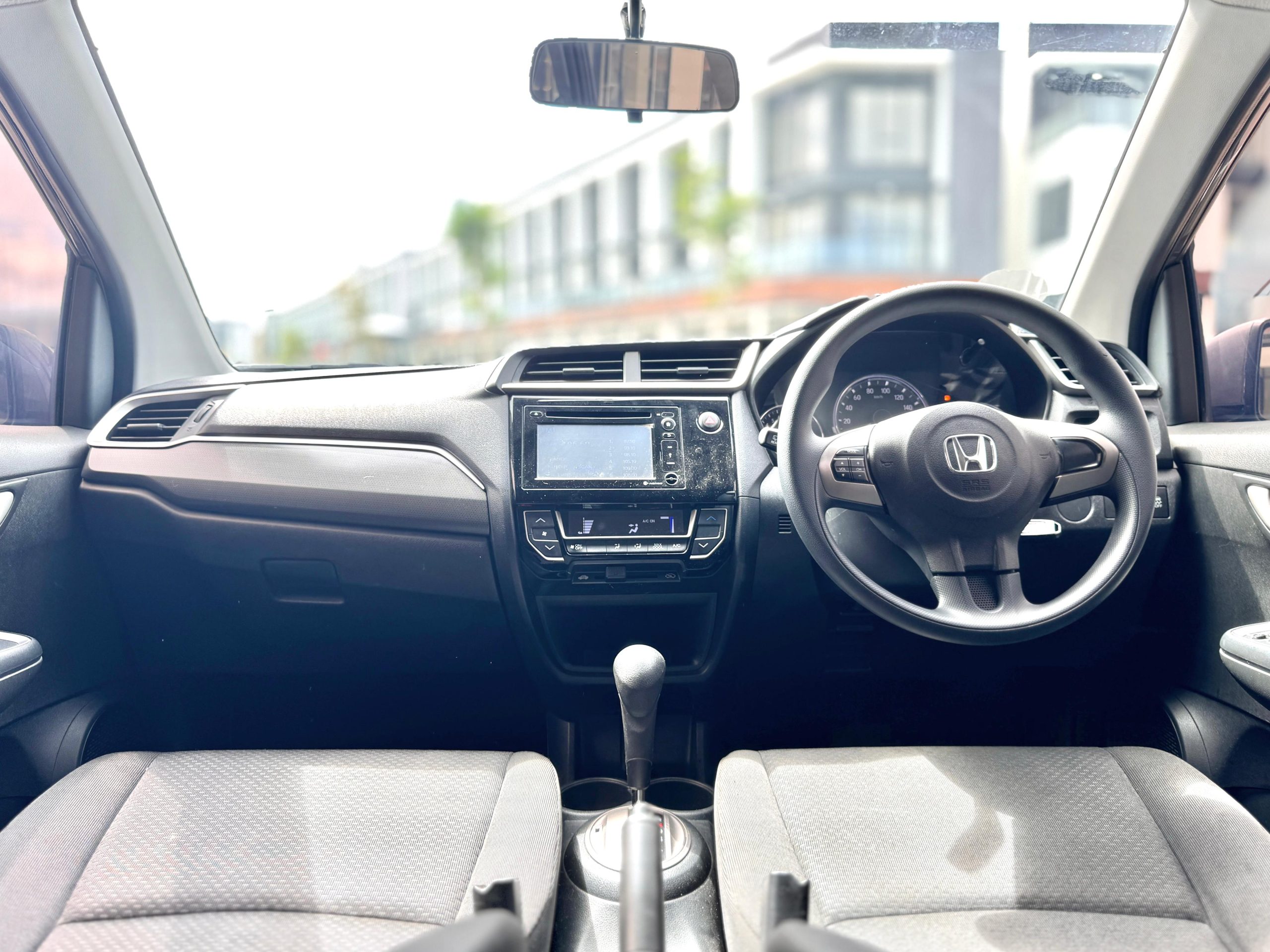 Honda Brv E prestige AT Abu - Gambar 9