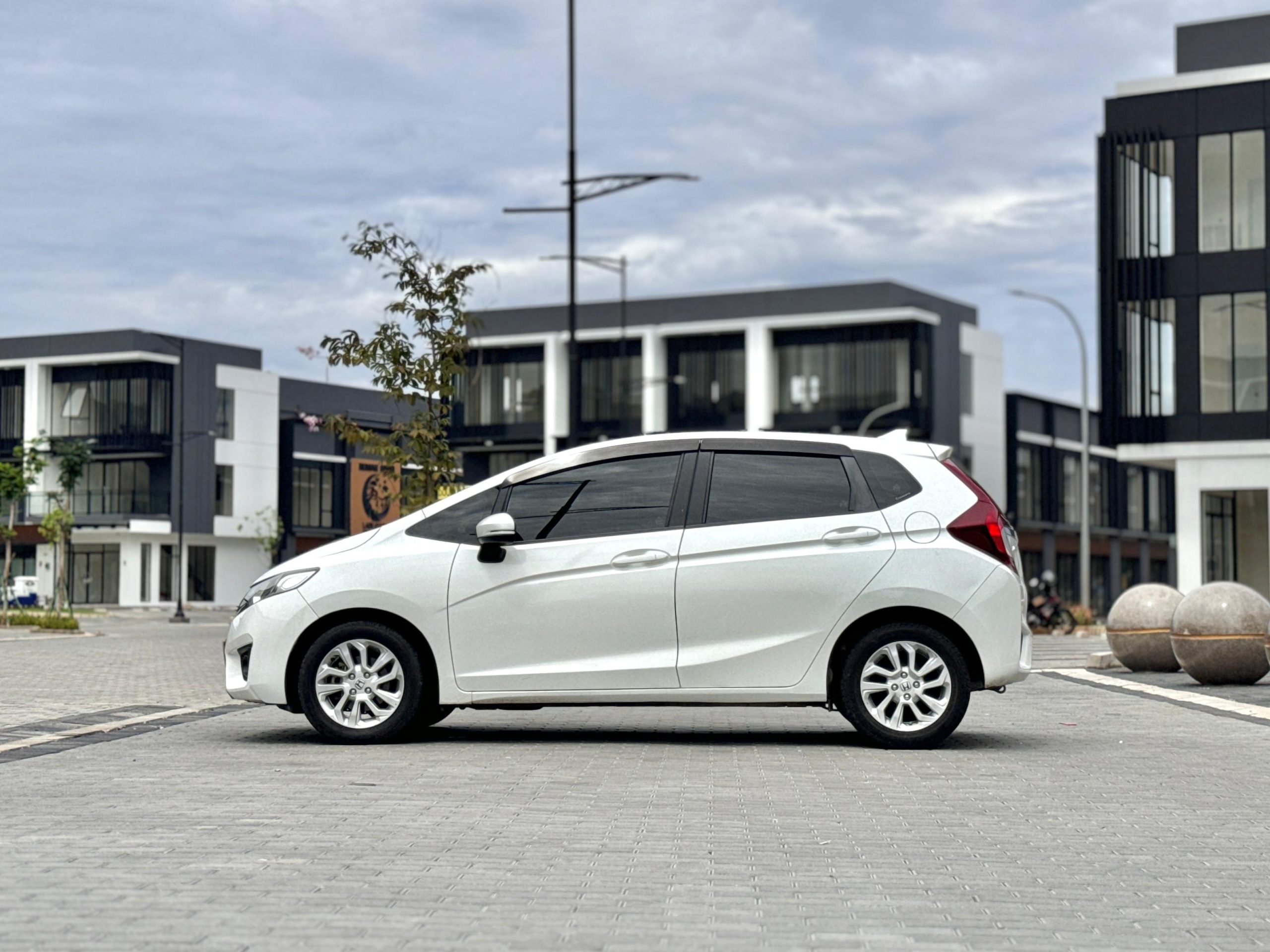 Honda Jazz S AT Putih - Gambar 5