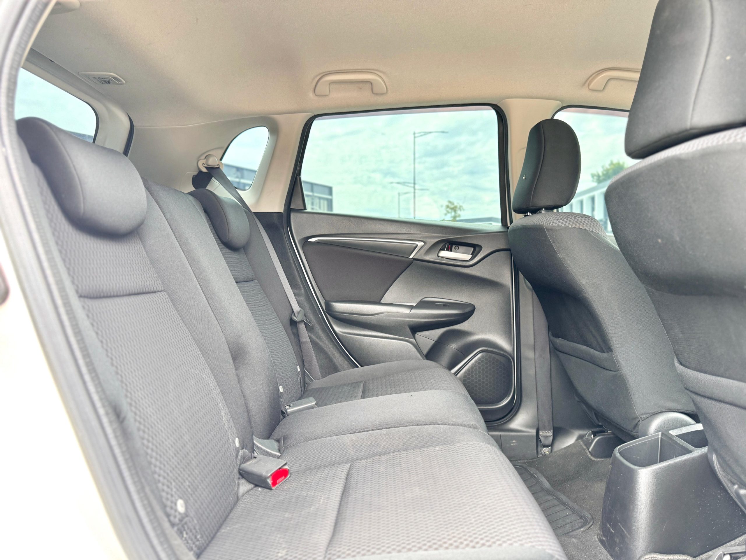 Honda Jazz S AT Putih - Gambar 13