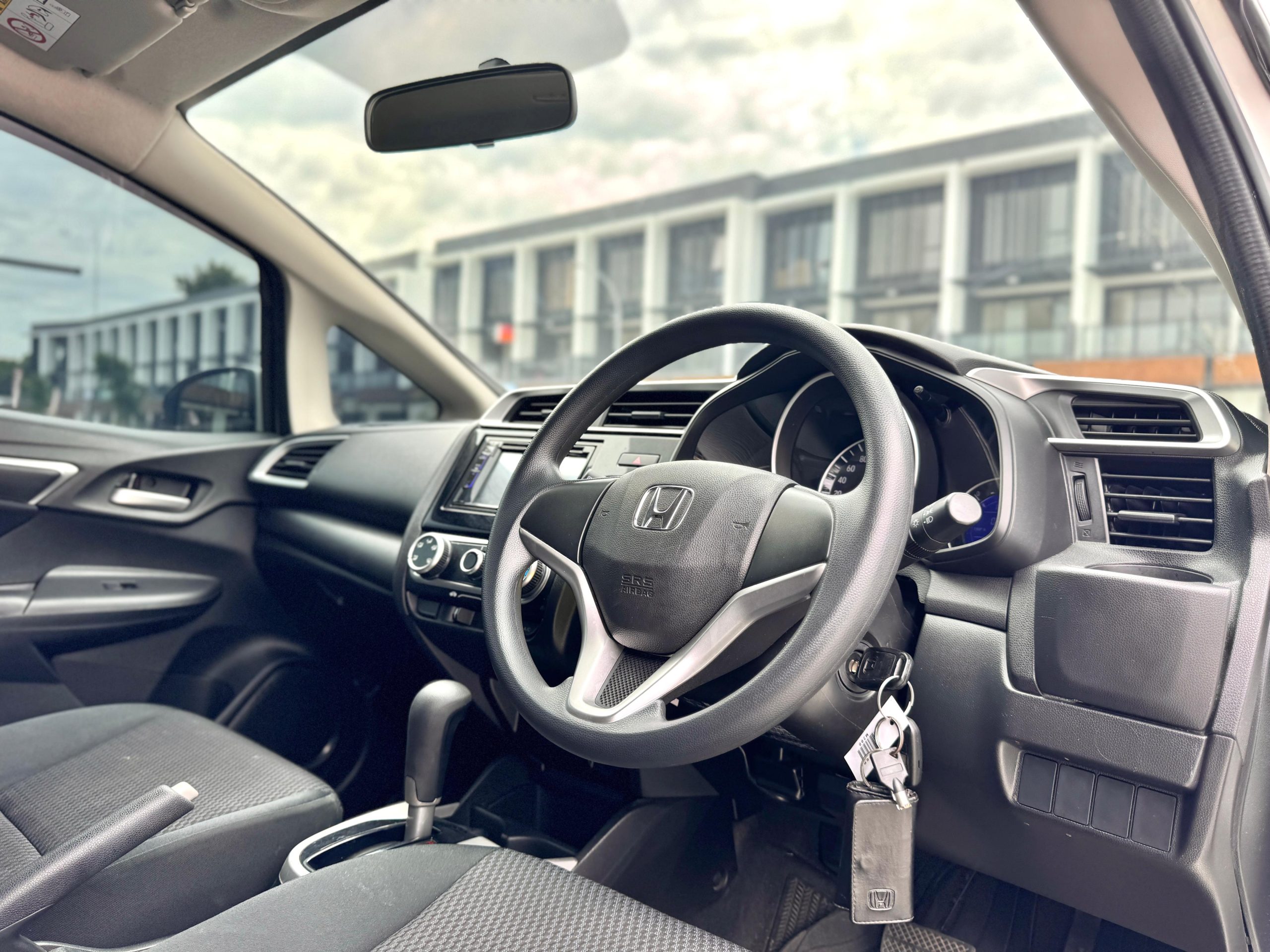 Honda Jazz S AT Putih - Gambar 10