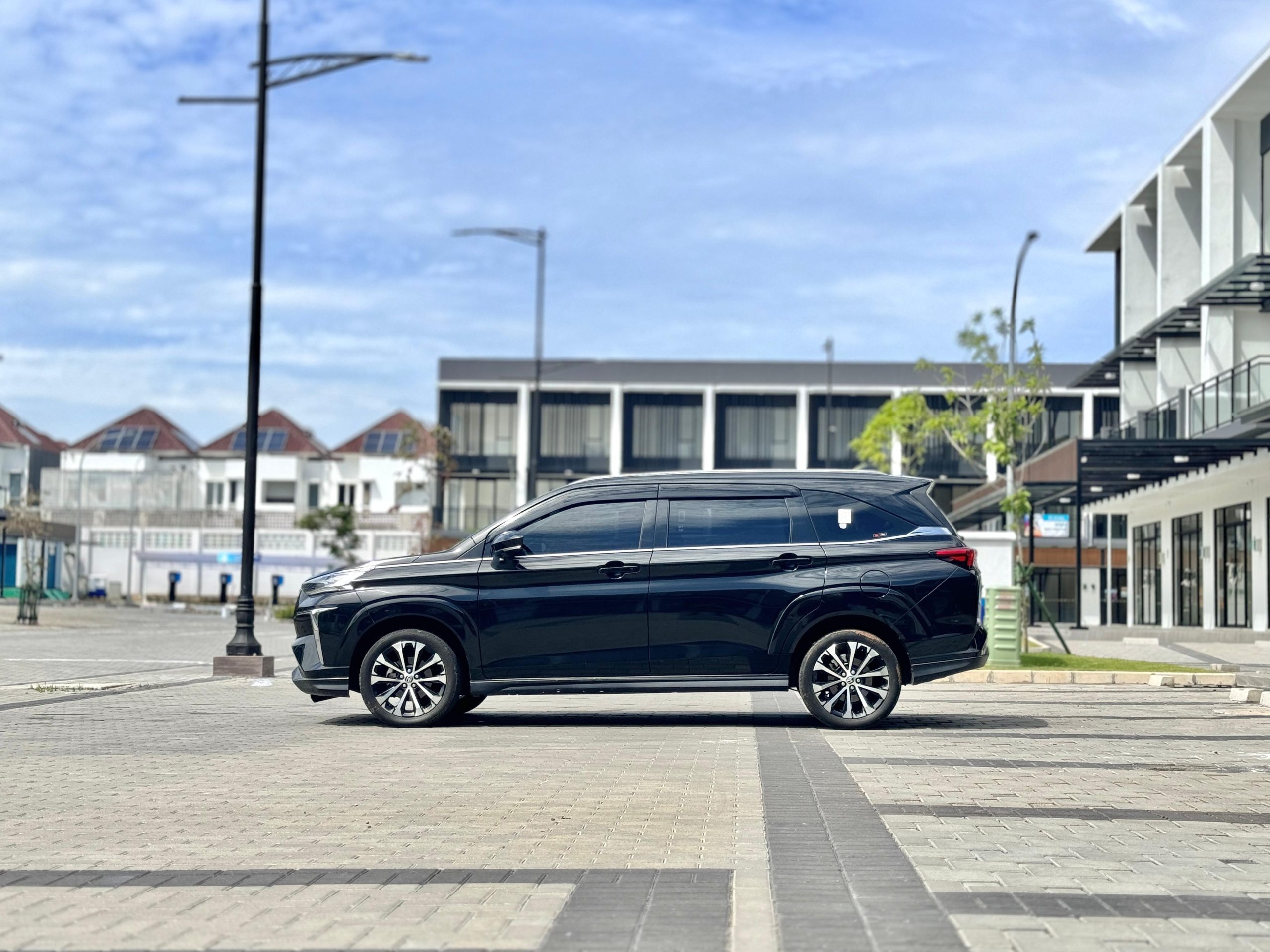 Toyota Veloz 1.5 Q AT Hitam - Gambar 7
