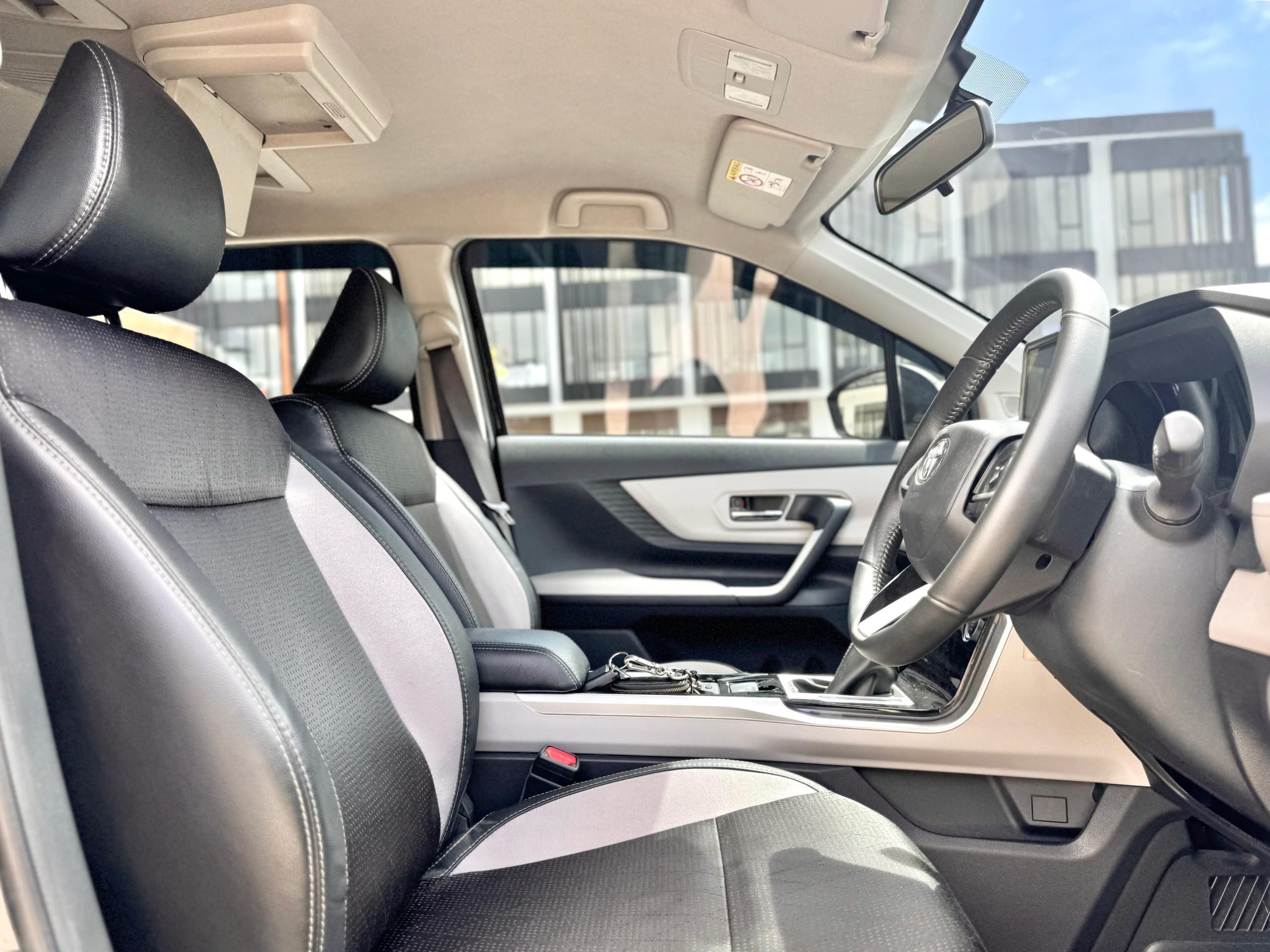 Toyota Veloz 1.5 Q AT Hitam - Gambar 10