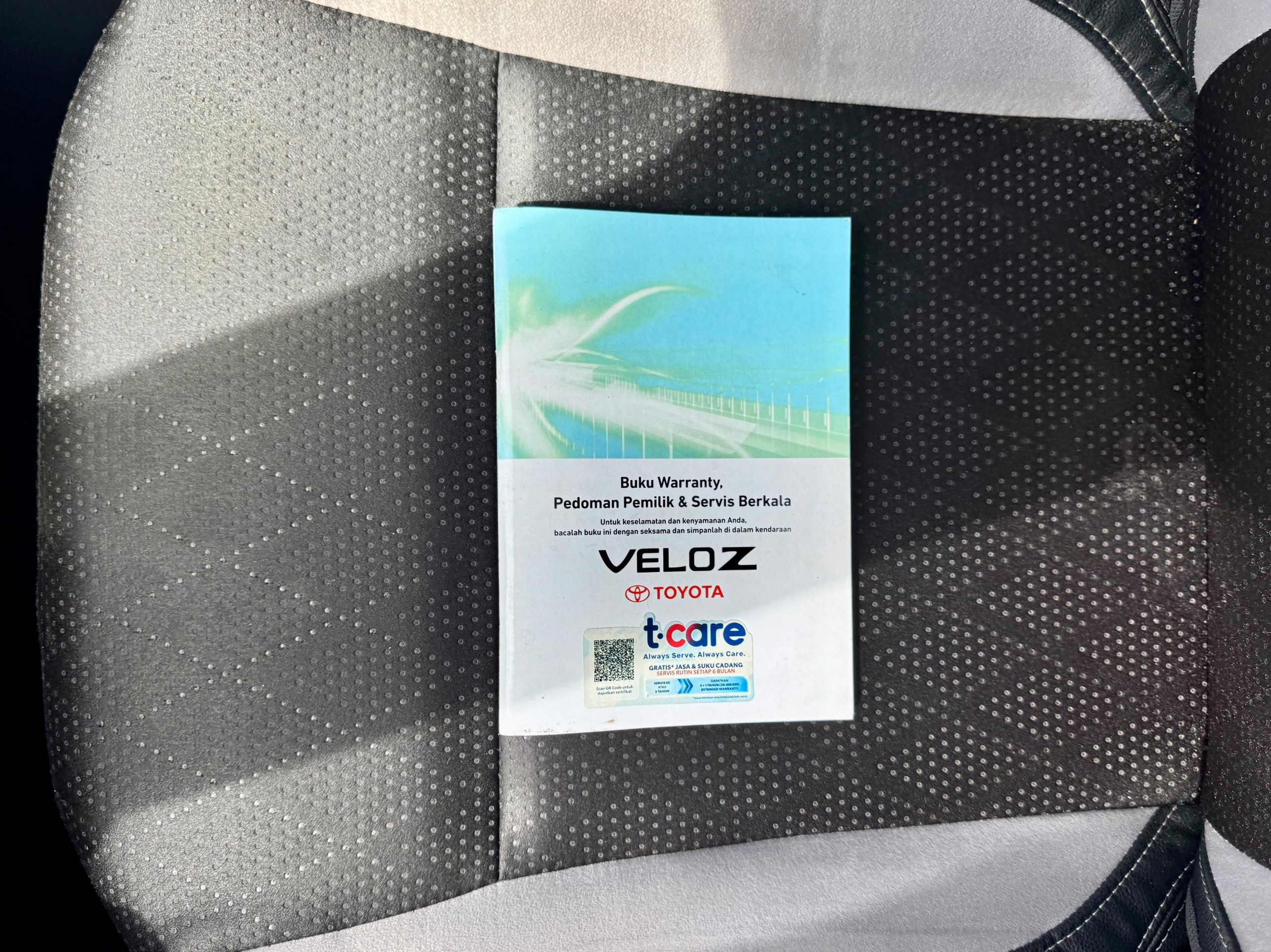 Toyota Veloz 1.5 Q AT Hitam - Gambar 13
