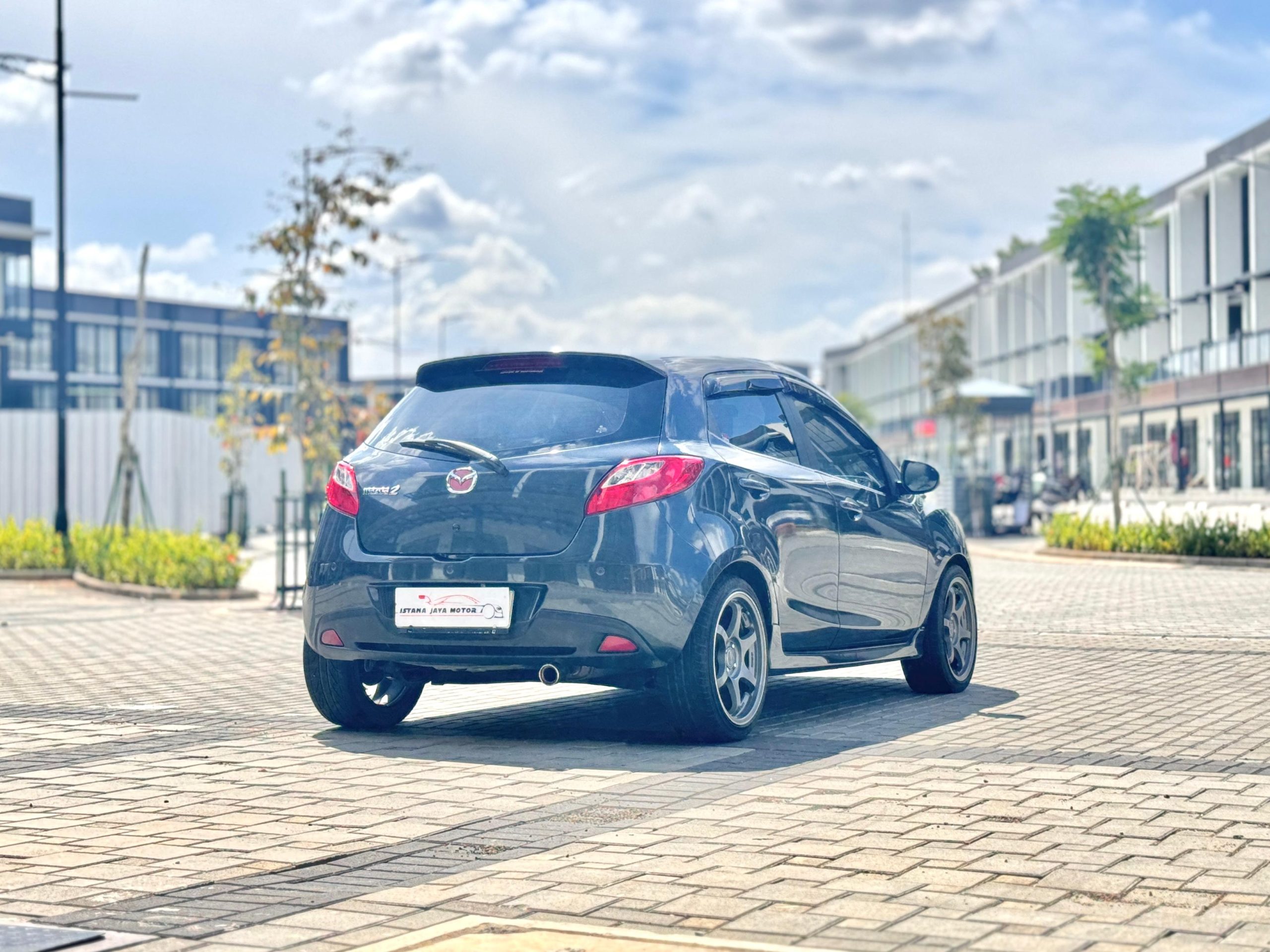 Mazda 2 R AT Abu - Gambar 6