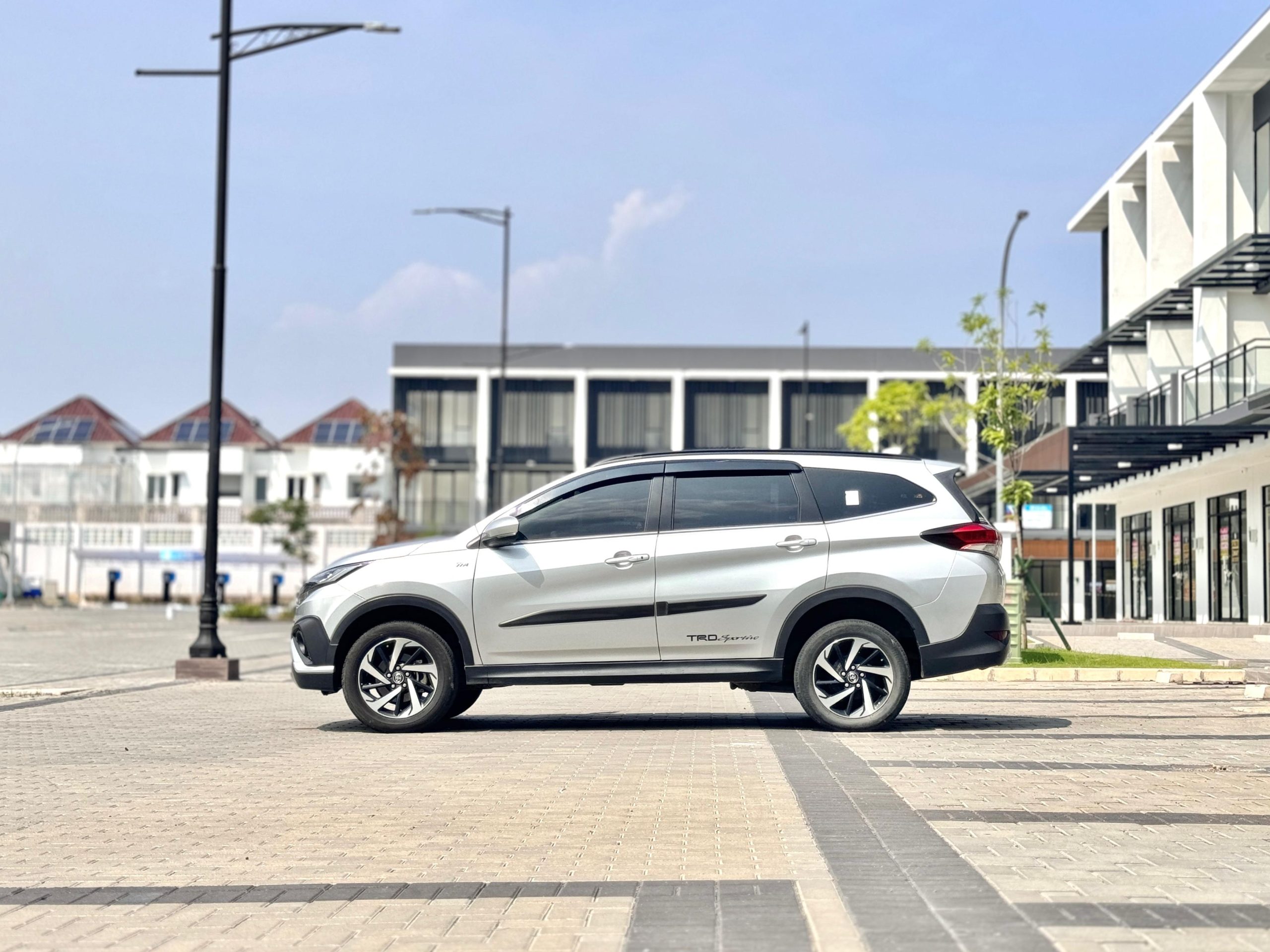 Toyota Rush S TRD AT SILVER - Gambar 4