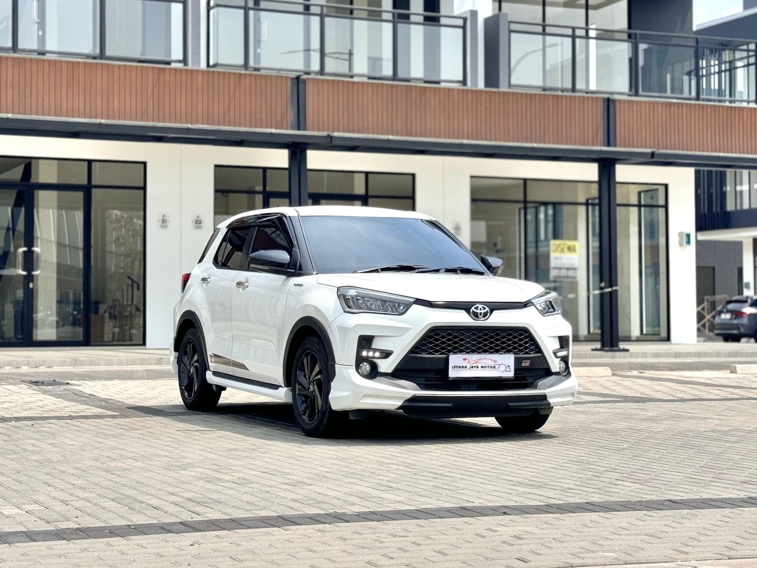 Toyota Raize 1.0 Gr Sport At Putih - Gambar 7