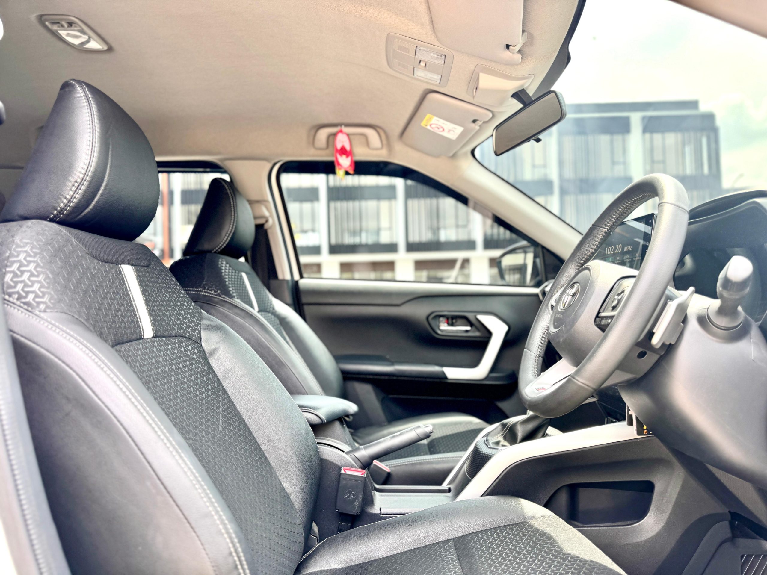 Toyota Raize 1.0 Gr Sport At Putih - Gambar 8