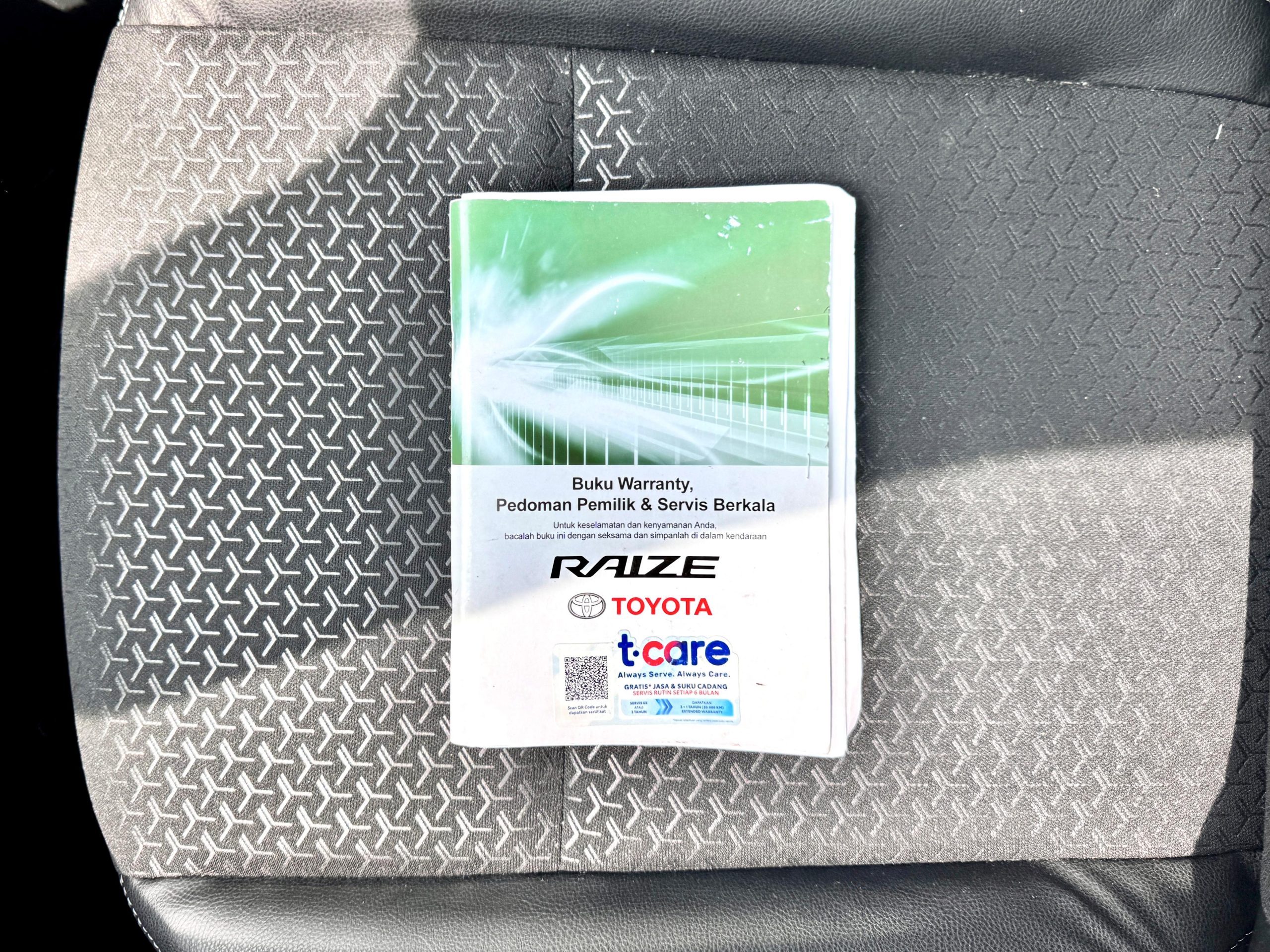 Toyota Raize 1.0 Gr Sport At Putih - Gambar 15