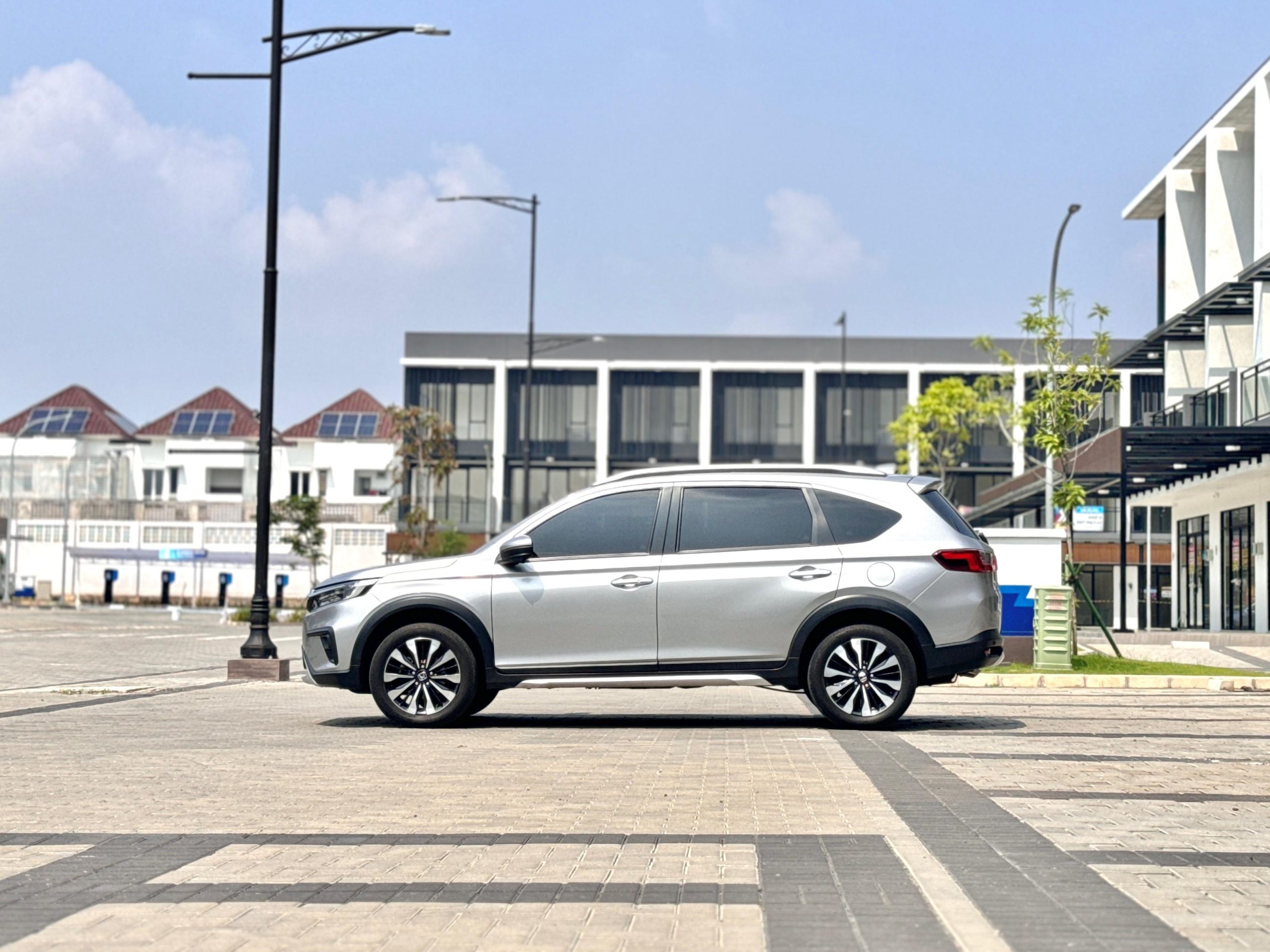 Honda BRV Prestige Sensing AT Silver - Gambar 5