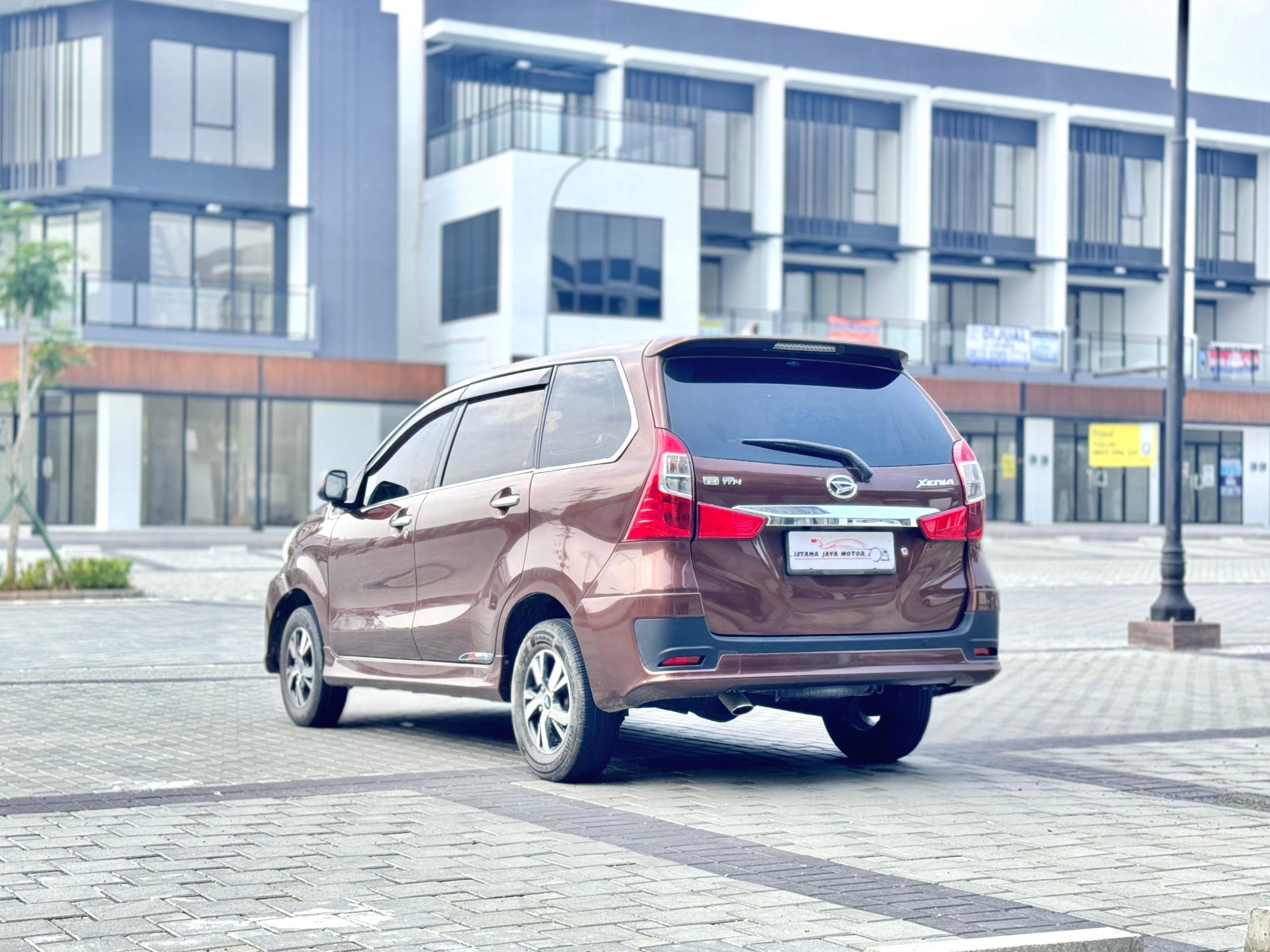 Daihatsu Xenia R Sporty MT Coklat - Gambar 2