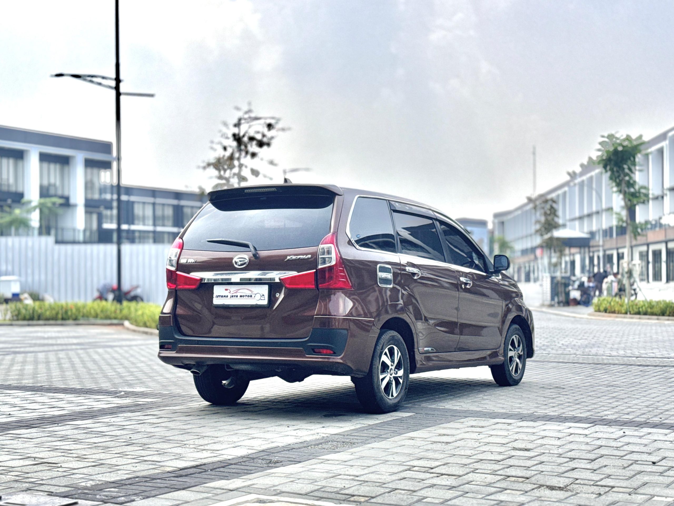 Daihatsu Xenia R Sporty MT Coklat - Gambar 3
