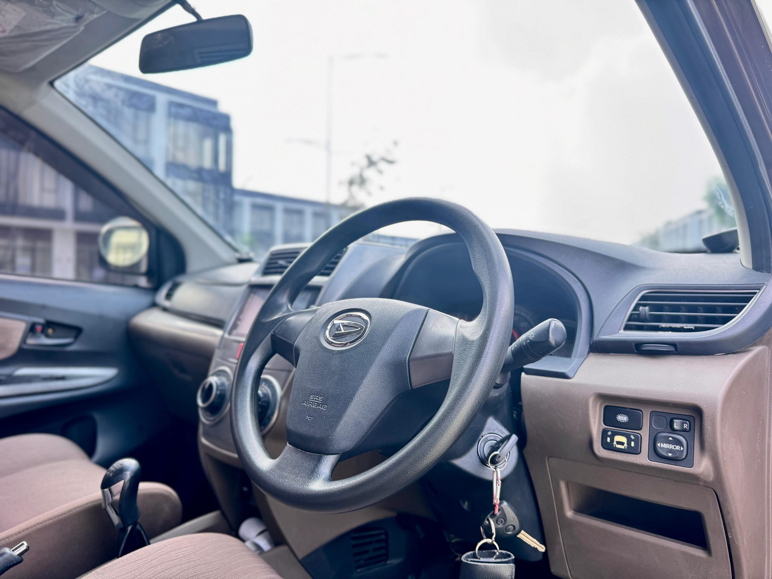 Daihatsu Xenia R Sporty MT Coklat - Gambar 10