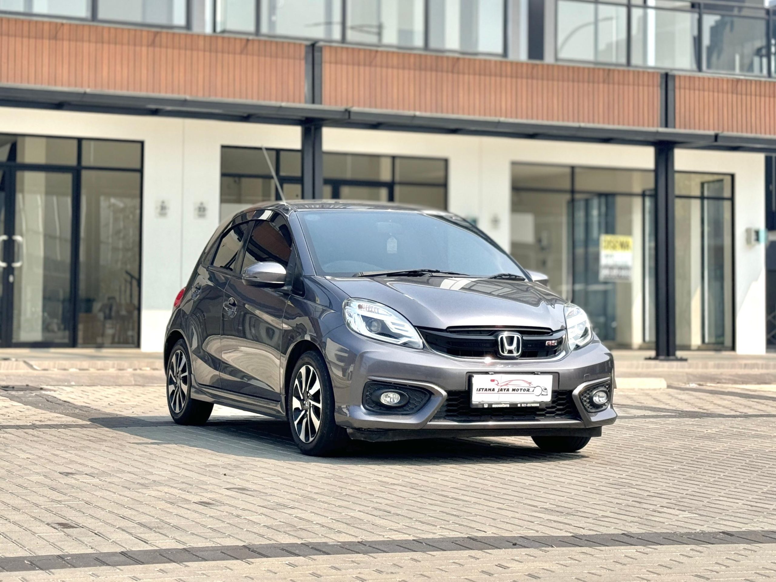 Honda Brio RS AT ABU - Gambar 3