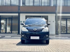 Toyota Avanza 1.5 S MT Hitam