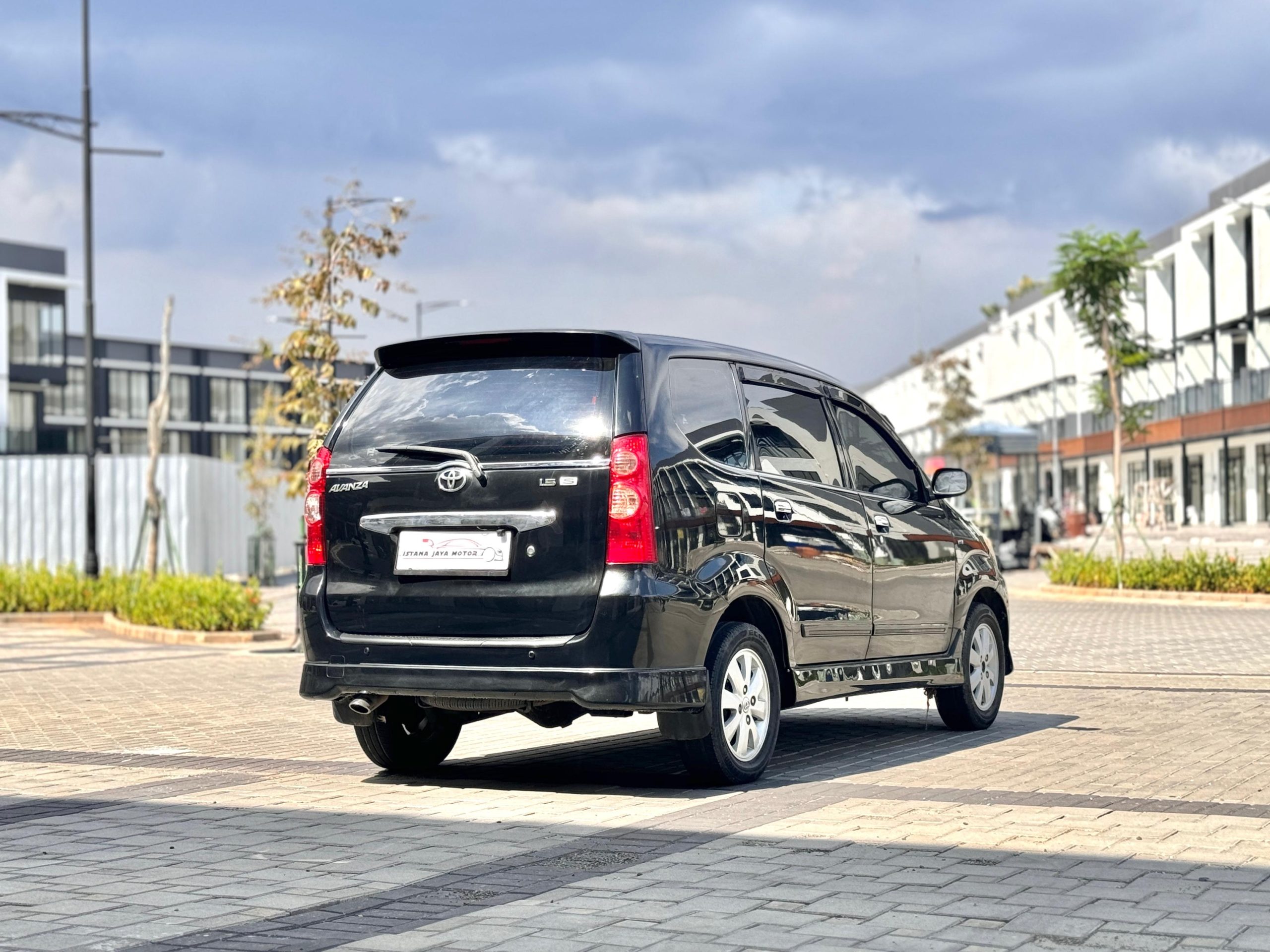 Toyota Avanza 1.5 S MT Hitam - Gambar 6