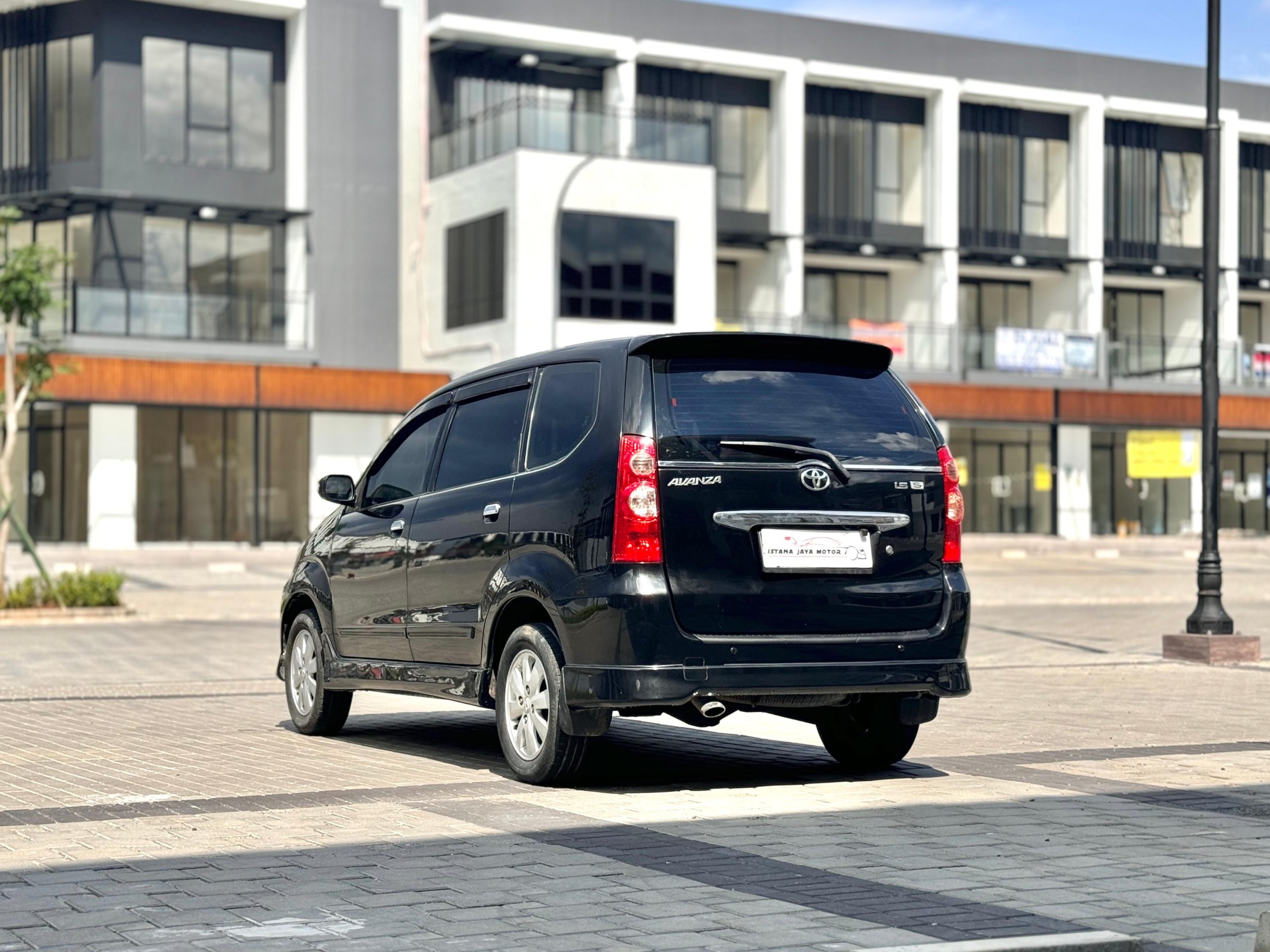 Toyota Avanza 1.5 S MT Hitam - Gambar 7