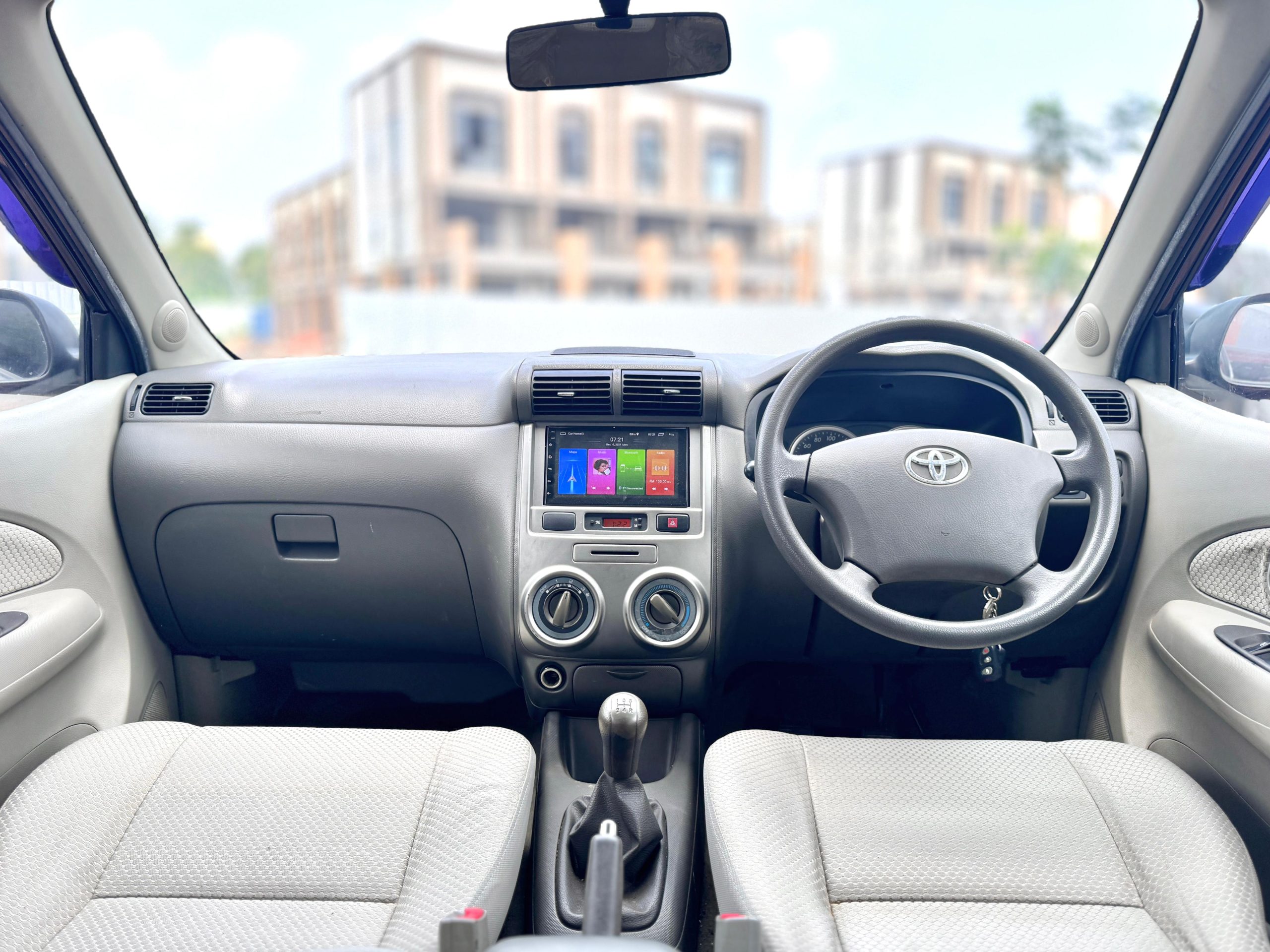 Toyota Avanza 1.5 S MT Hitam - Gambar 9