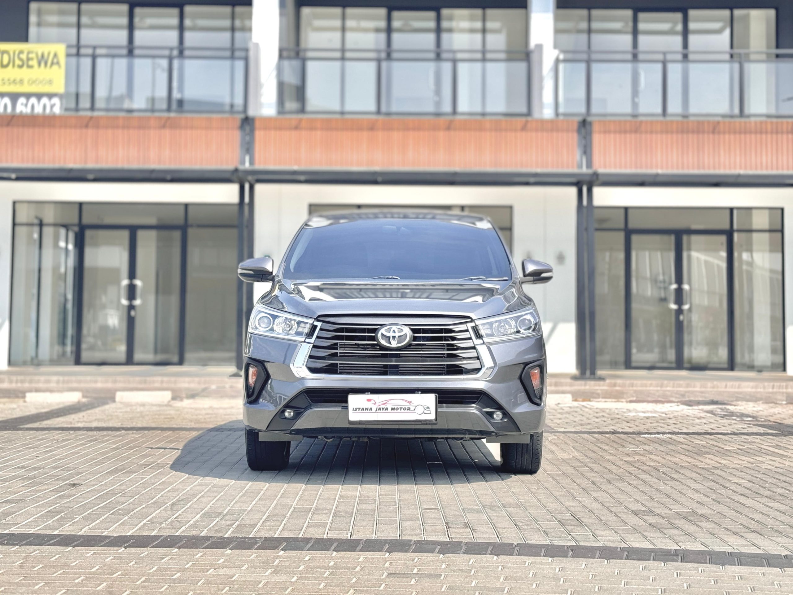 TOYOTA INNOVA 2.4 V AT FACELIFT ABU