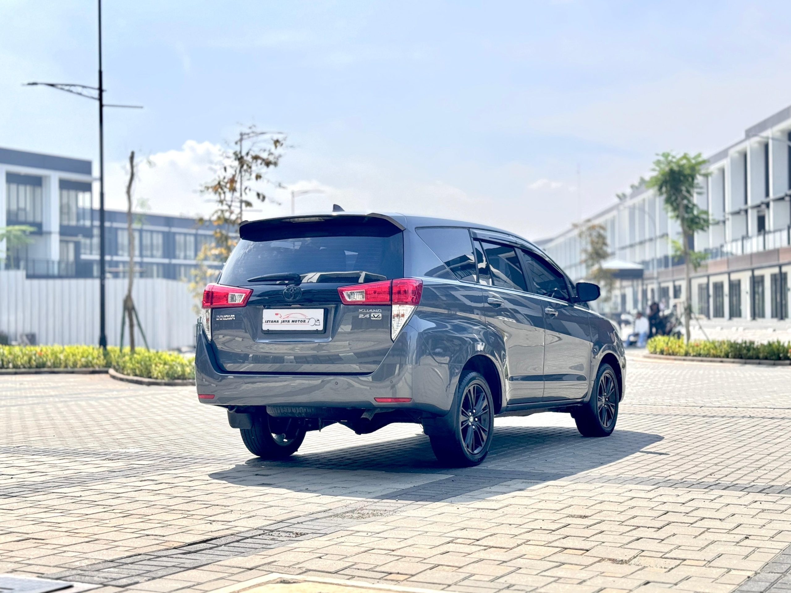 TOYOTA INNOVA 2.4 V AT FACELIFT ABU - Gambar 6