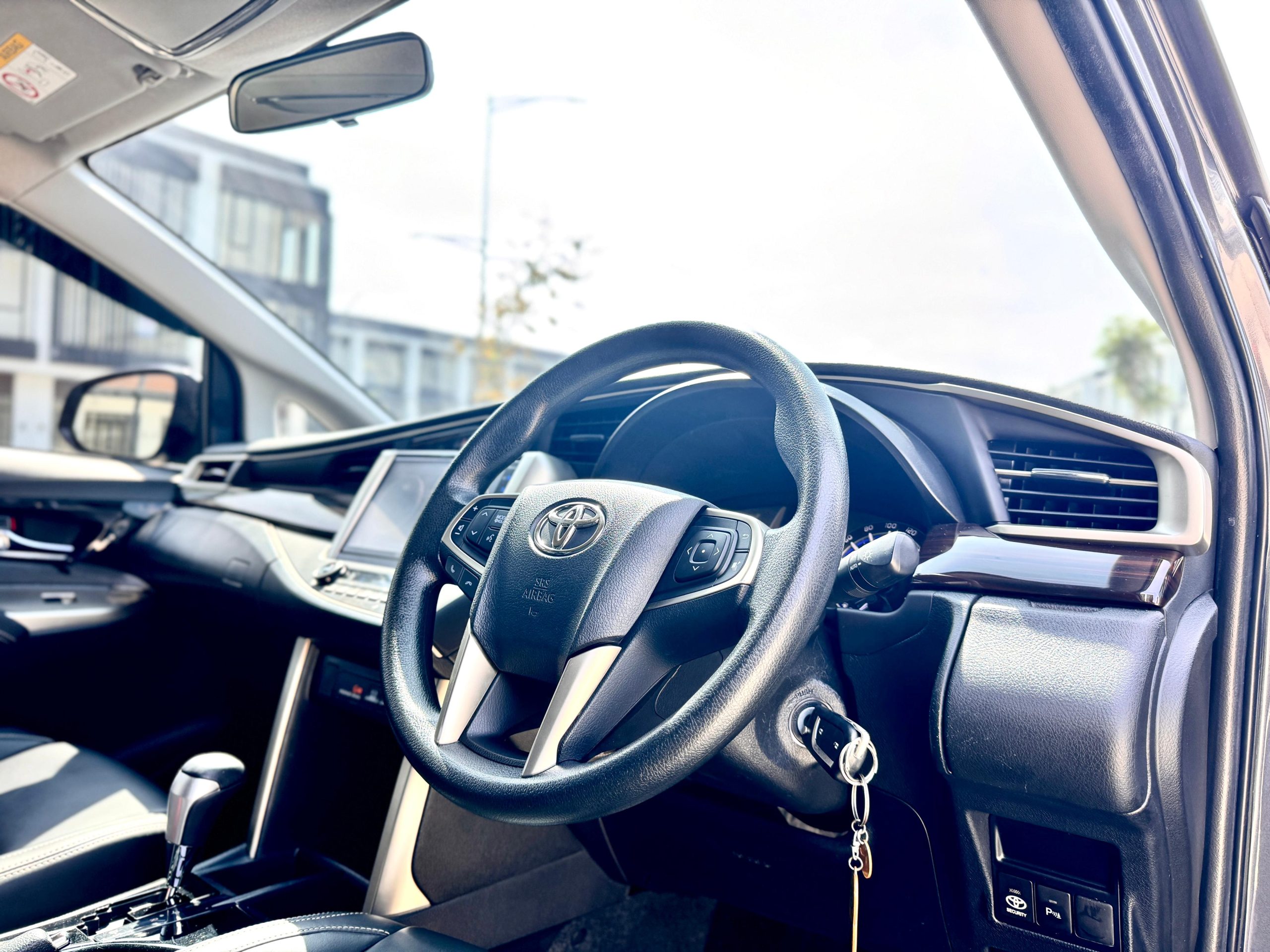 TOYOTA INNOVA 2.4 V AT FACELIFT ABU - Gambar 7