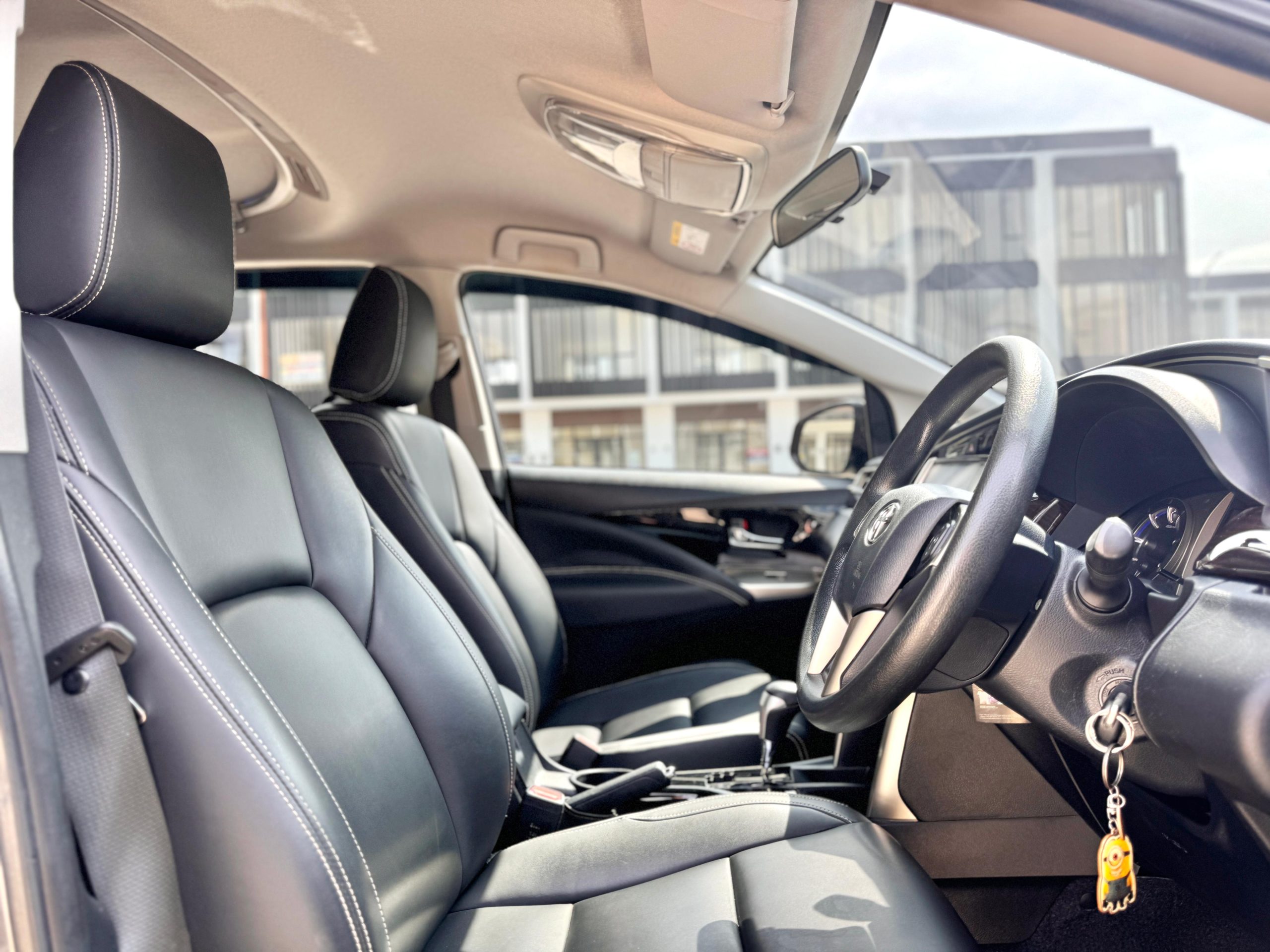 TOYOTA INNOVA 2.4 V AT FACELIFT ABU - Gambar 8