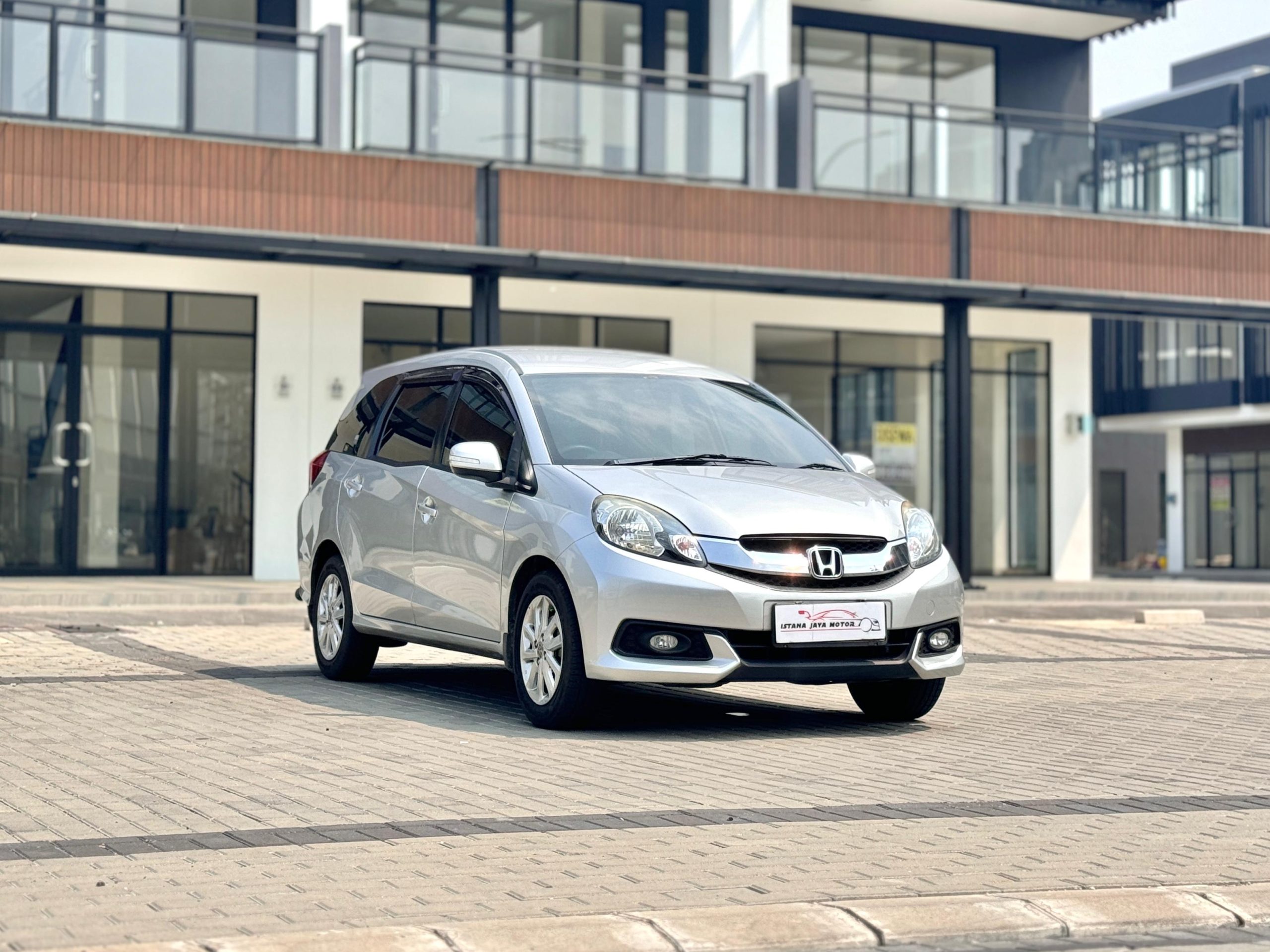 Honda Mobilio E AT Abu - Gambar 3