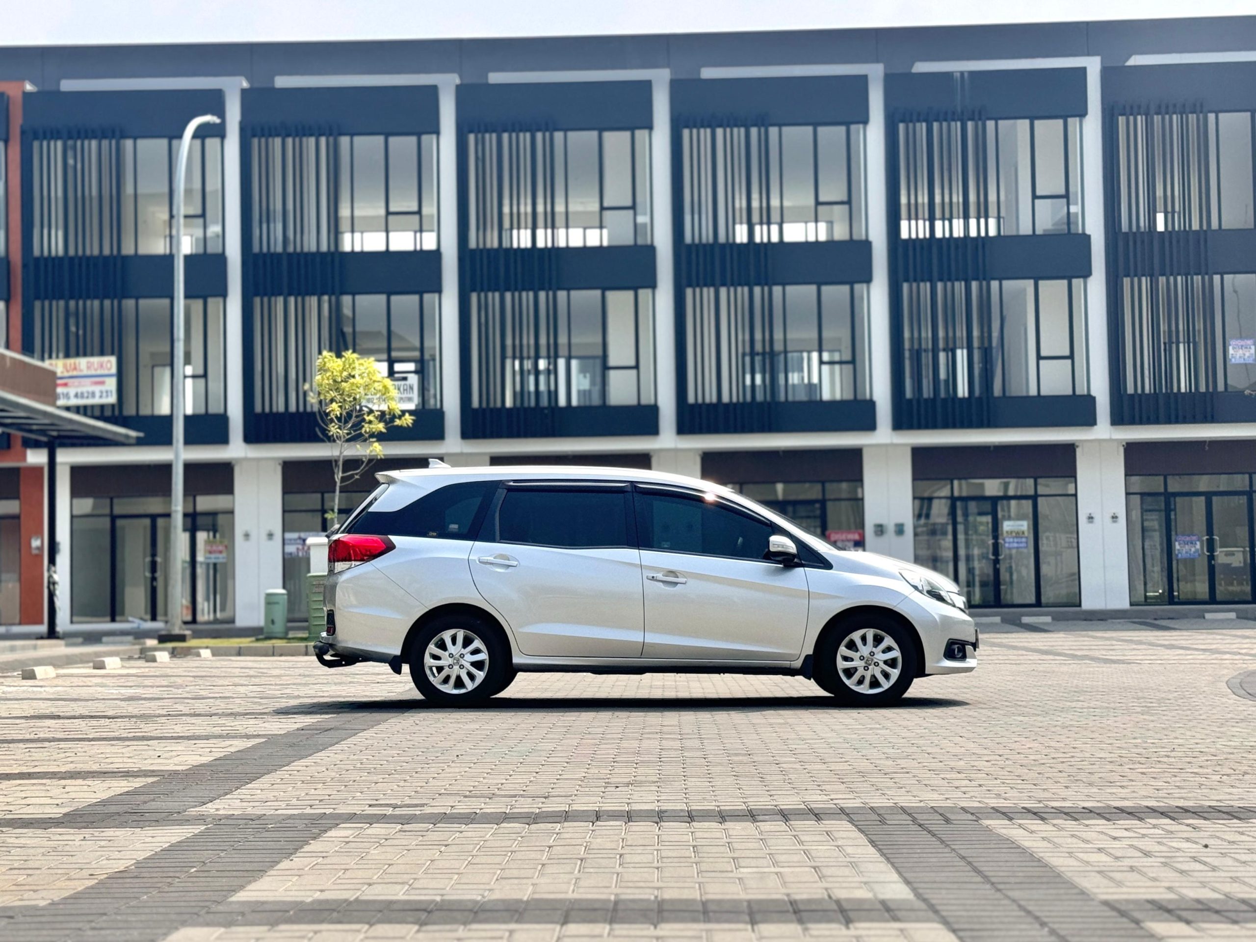 Honda Mobilio E AT Abu - Gambar 7