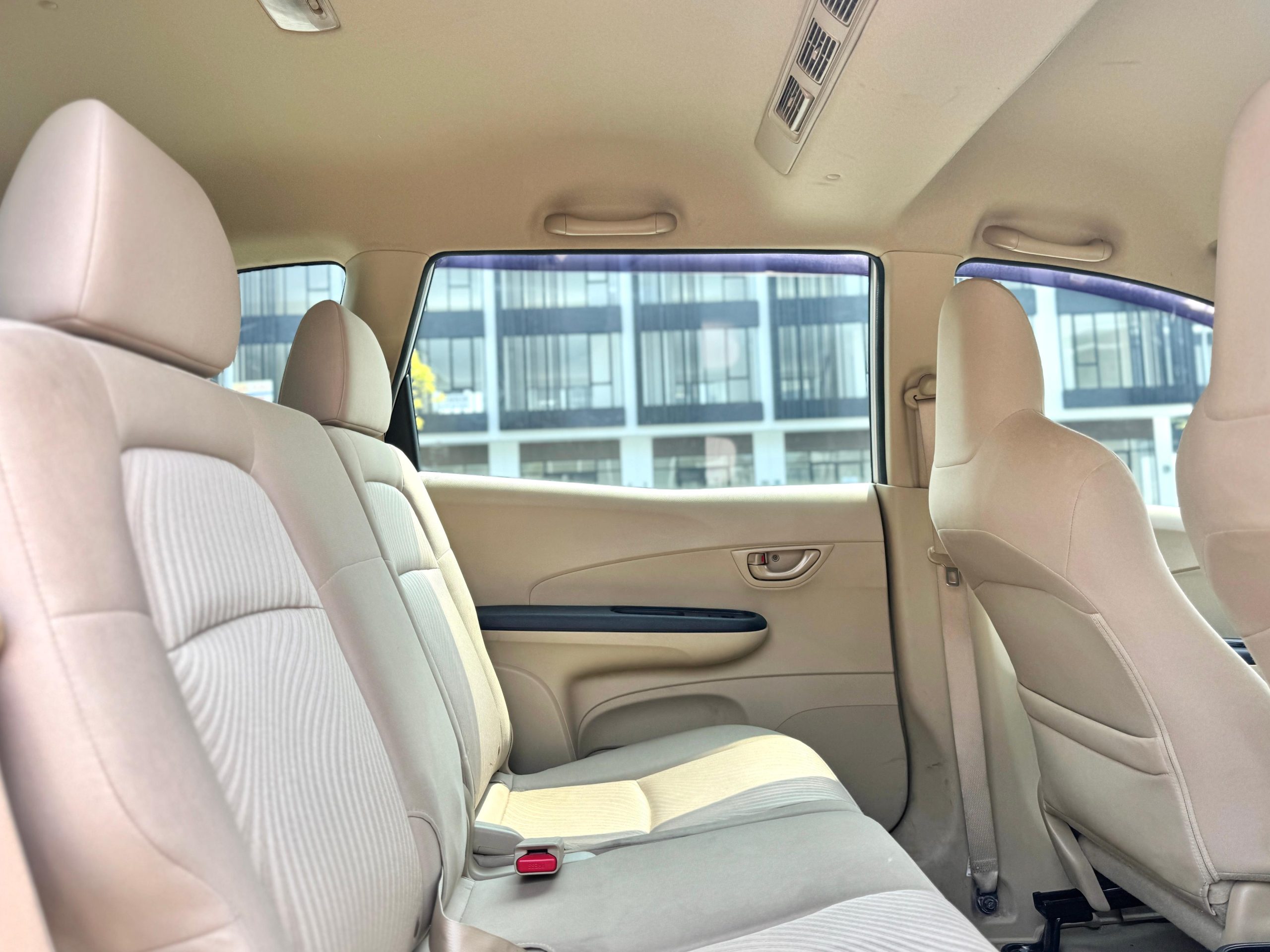 Honda Mobilio E AT Abu - Gambar 13