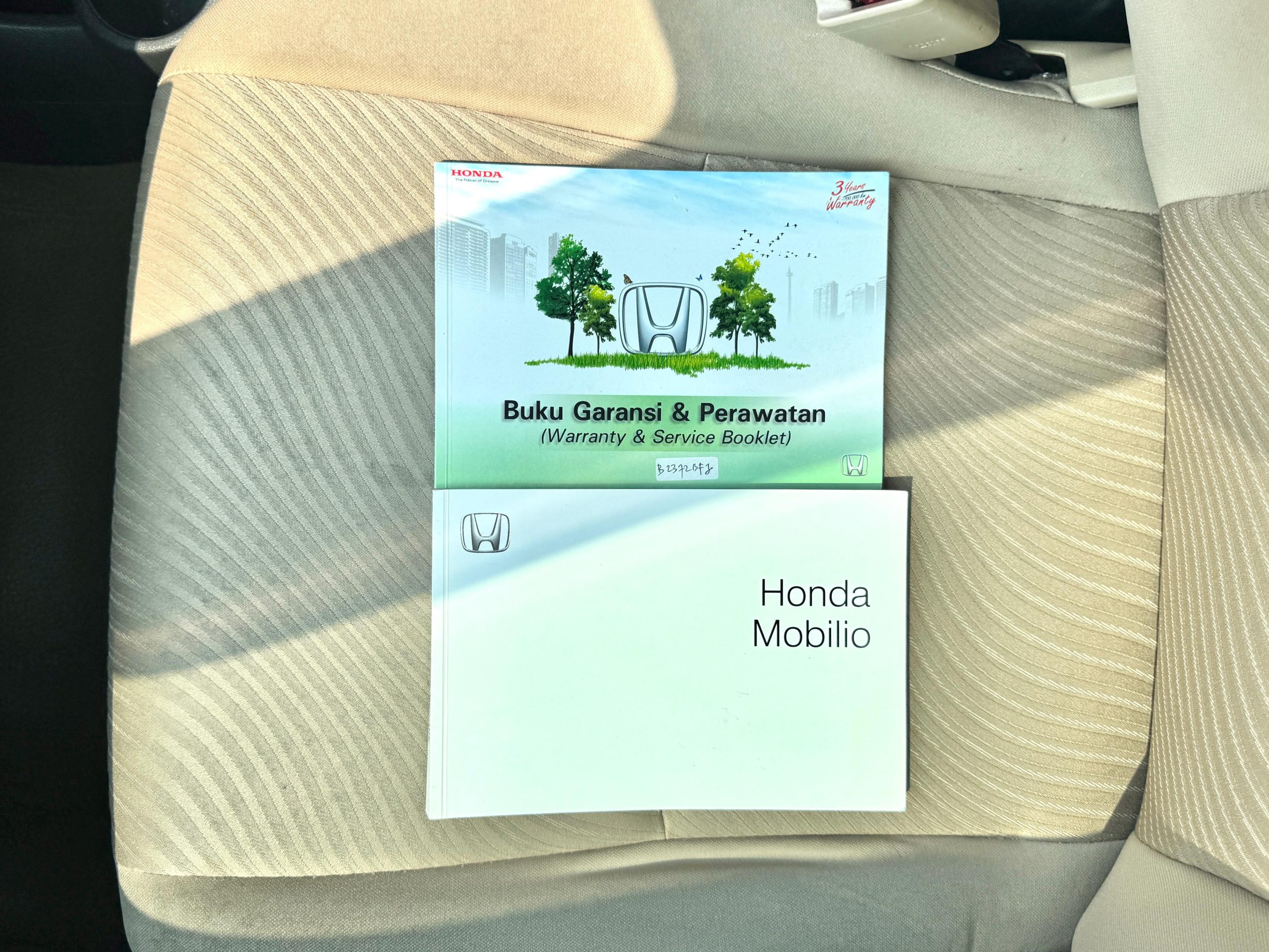 Honda Mobilio E AT Abu - Gambar 15