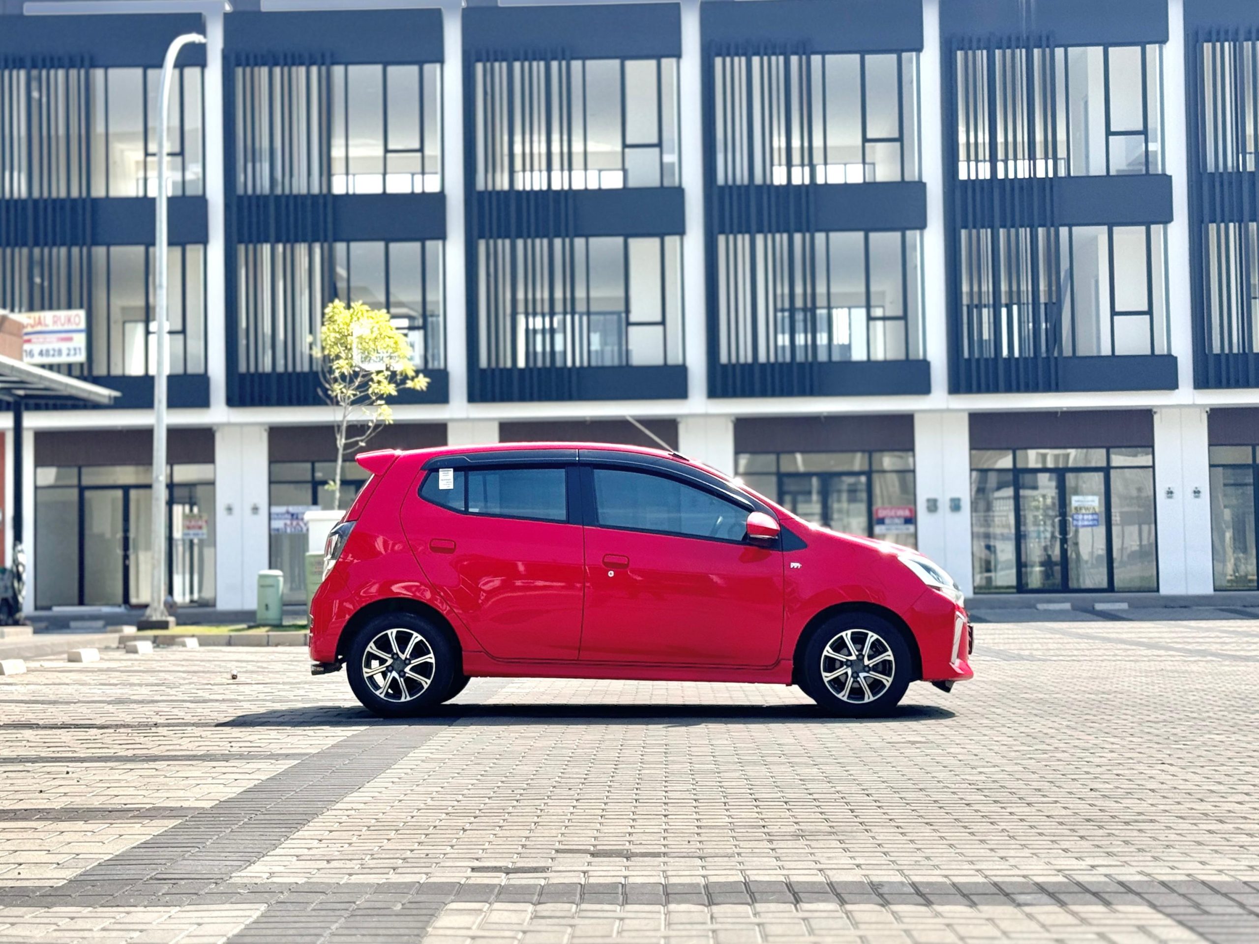 Daihatsu Ayla 1.2 R AT Merah - Gambar 4