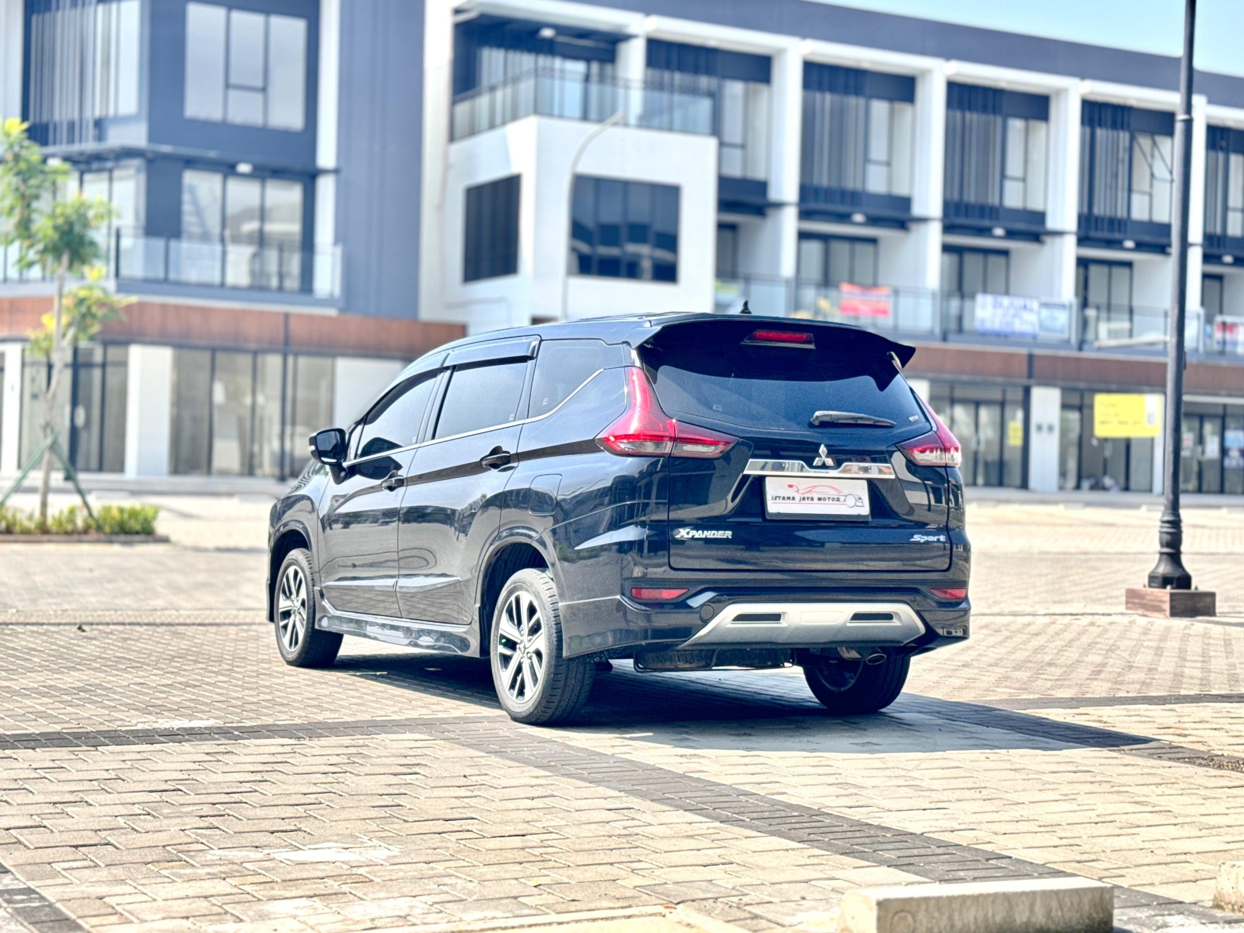 Mitsubishi Xpander Sport AT. Hitam - Gambar 5