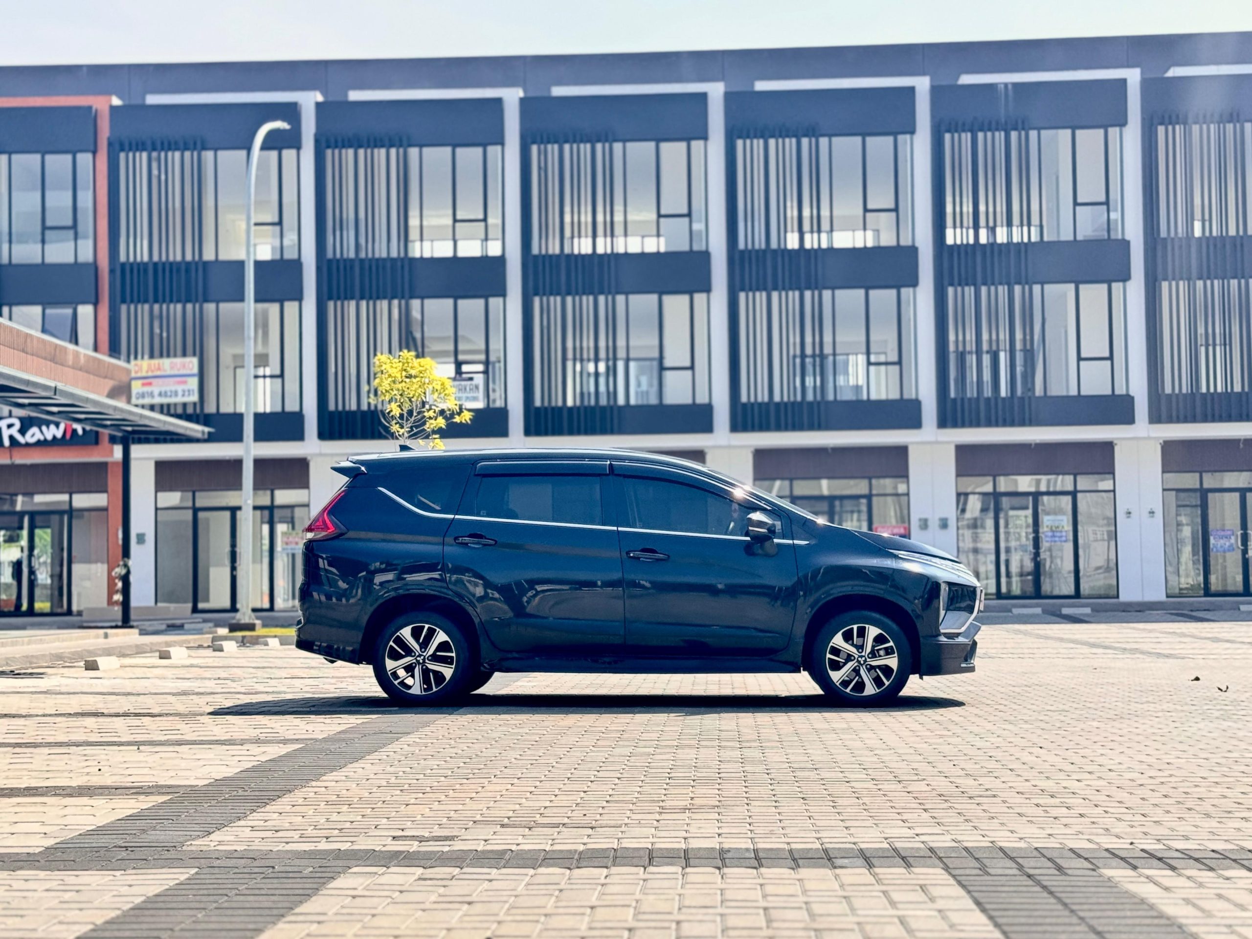 Mitsubishi Xpander Sport AT. Hitam - Gambar 7