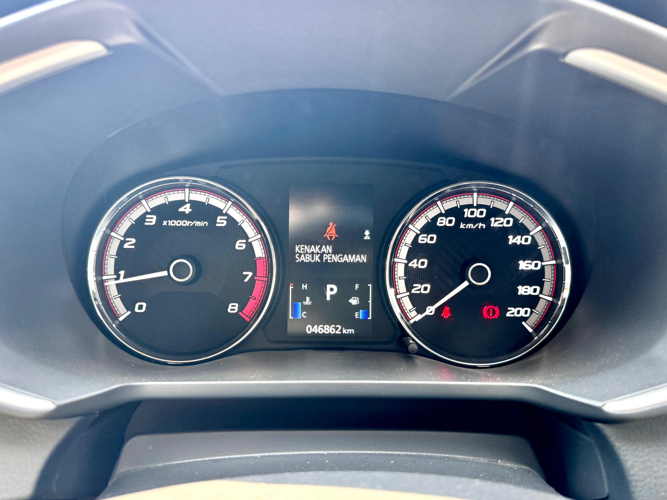 Mitsubishi Xpander Sport AT. Hitam - Gambar 8