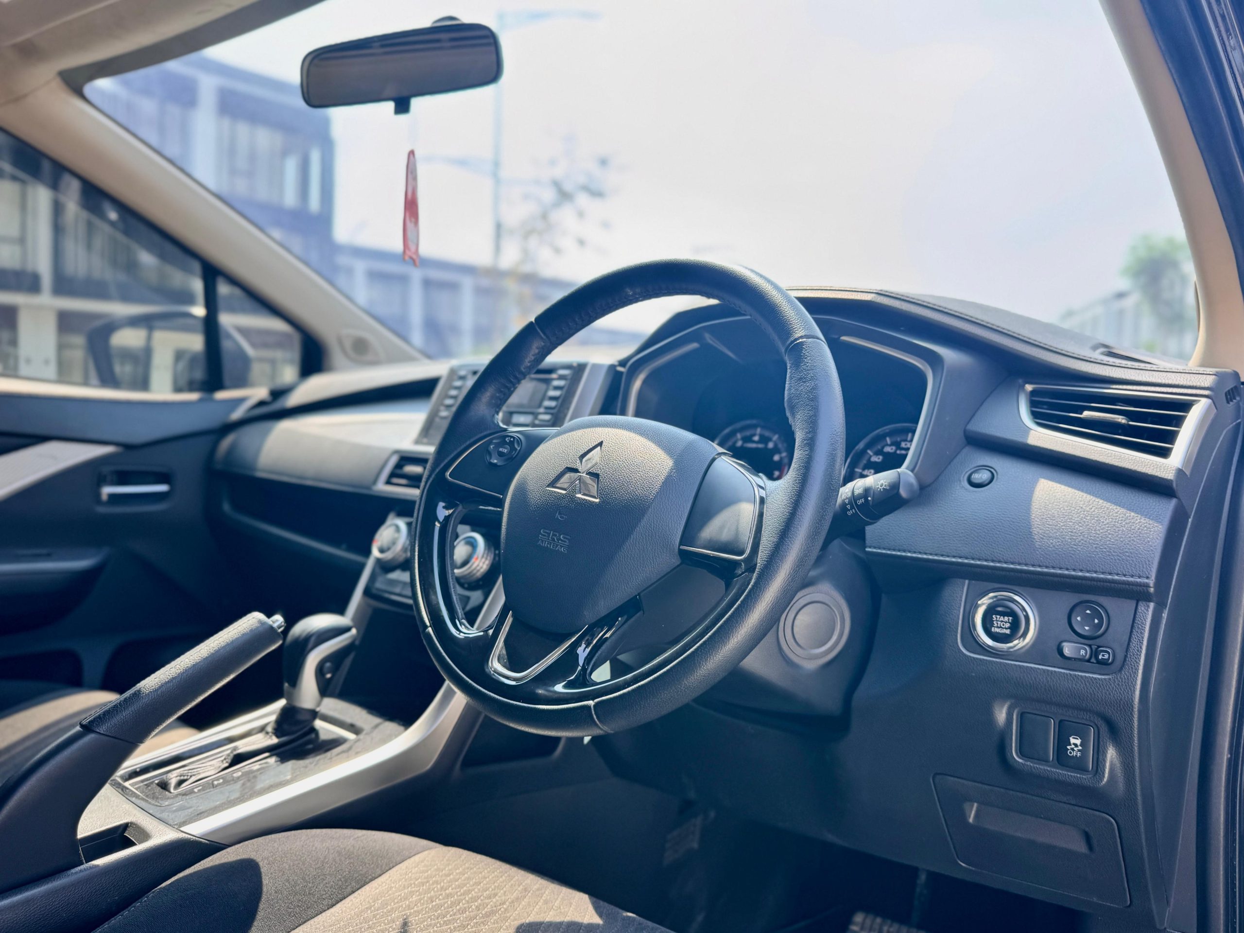 Mitsubishi Xpander Sport AT. Hitam - Gambar 9