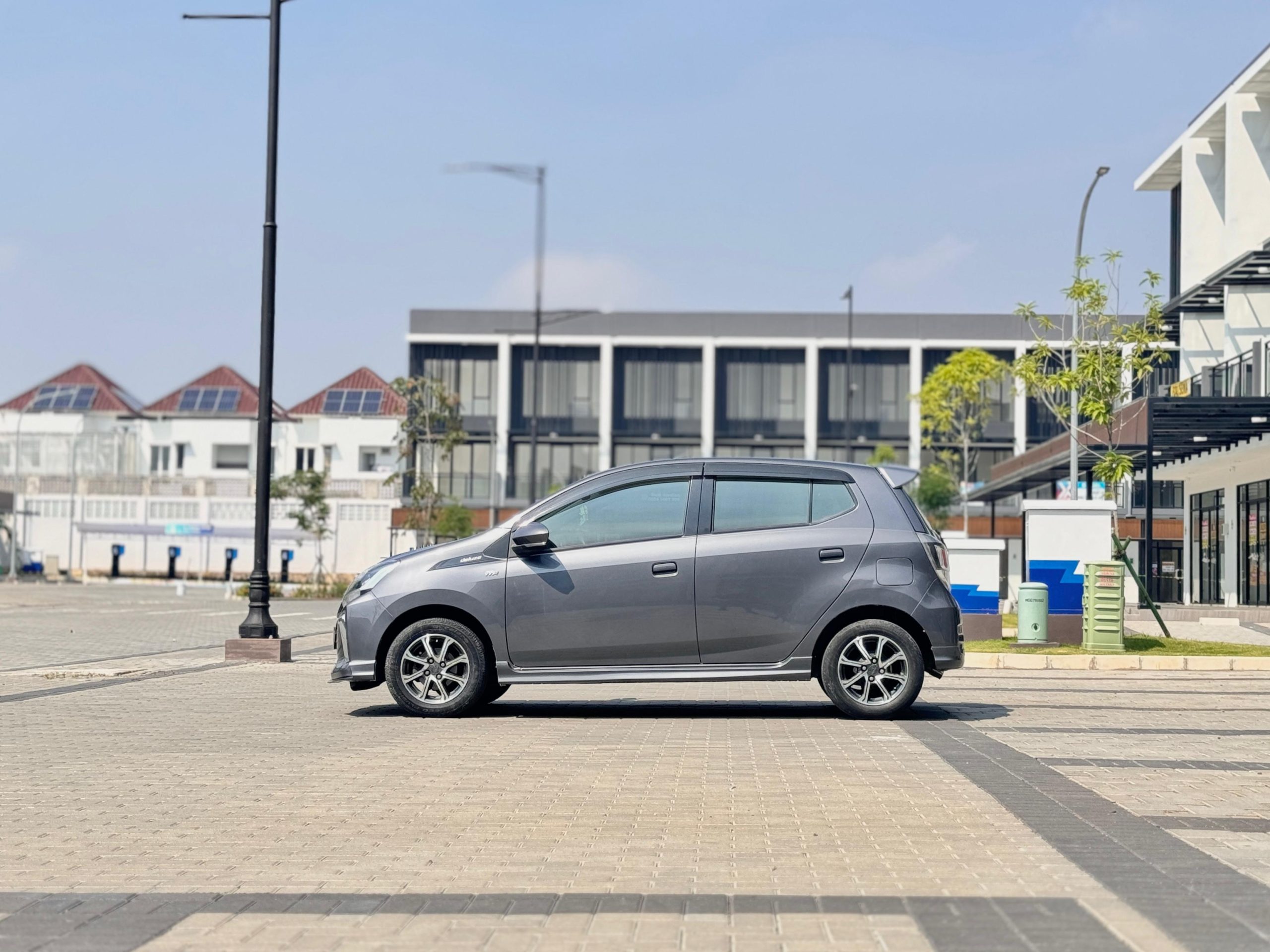 Daihatsu Ayla 1.2 R Deluxe AT. Abu - Gambar 5