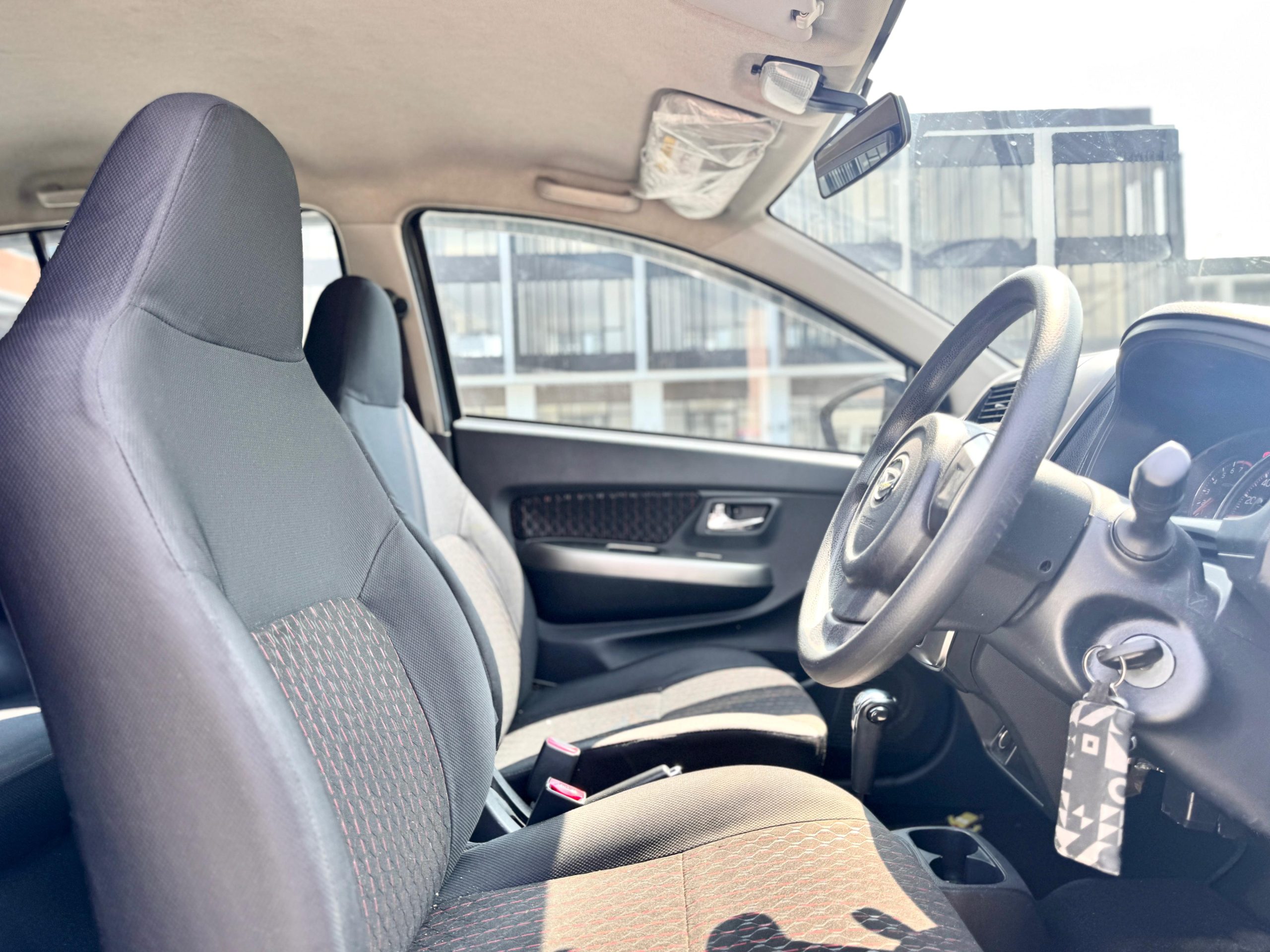 Daihatsu Ayla 1.2 R Deluxe AT. Abu - Gambar 10